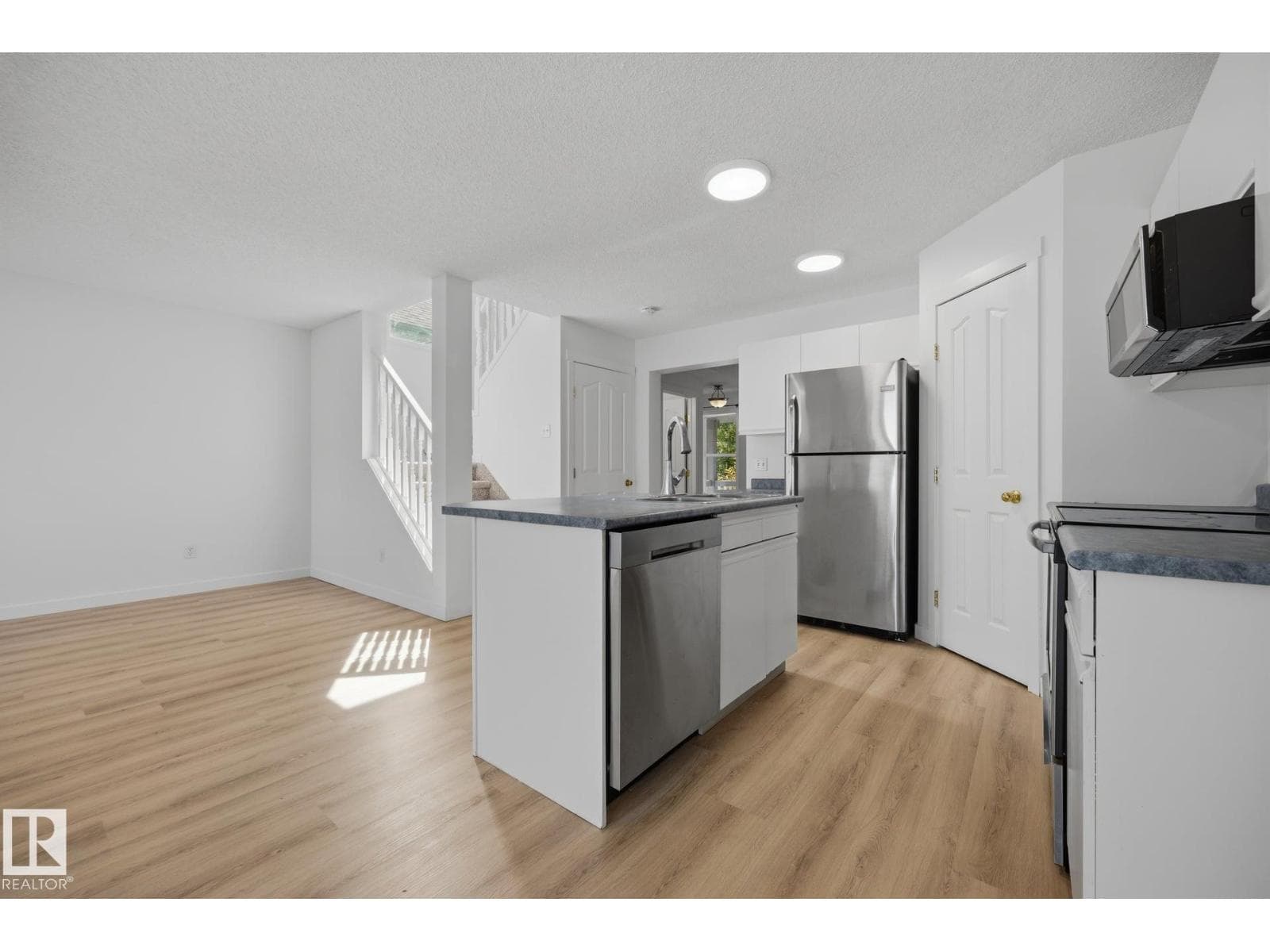 2076 TANNER WD NW — photo 14 of 50