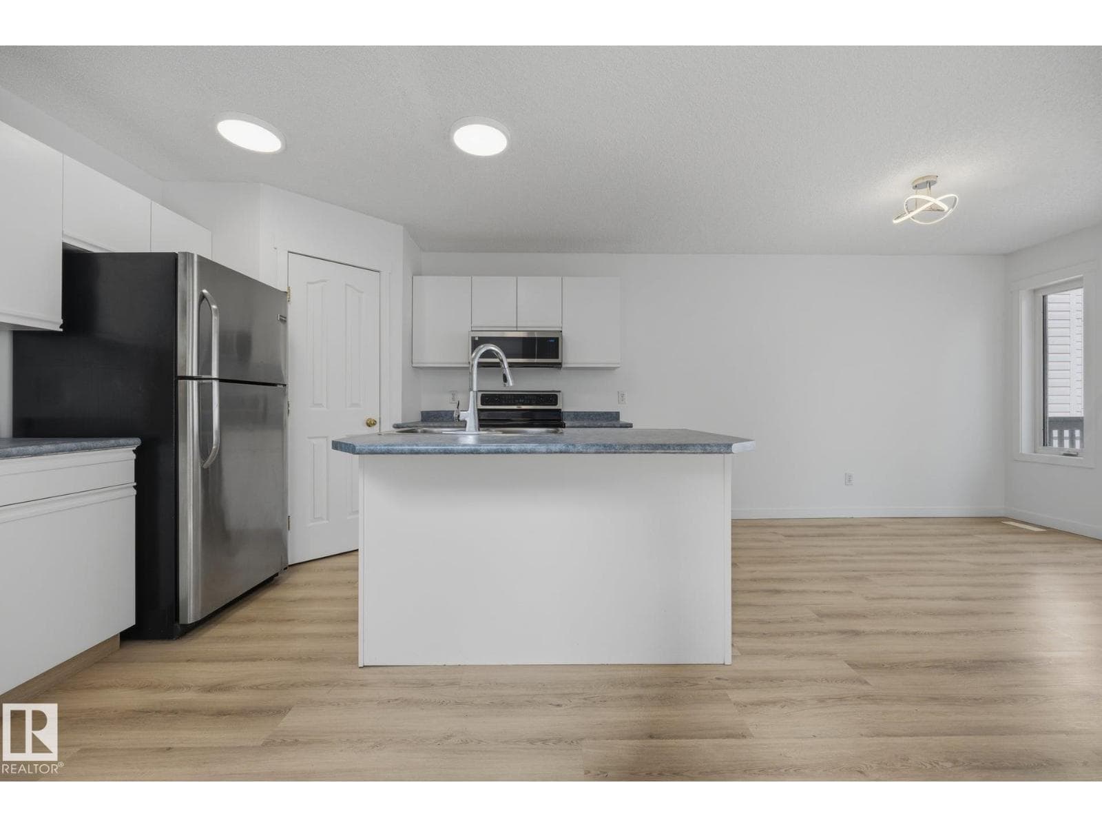2076 TANNER WD NW — photo 11 of 50