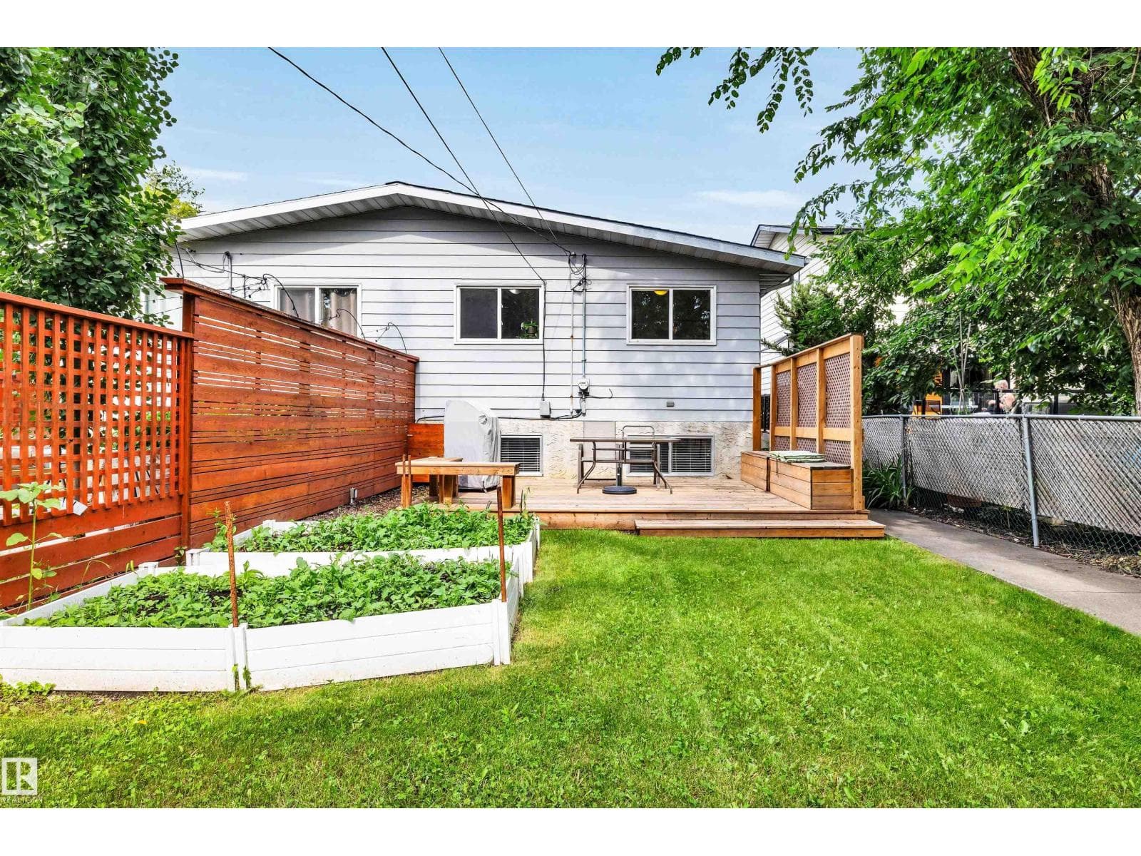 10282 87 ST NW — photo 41 of 52