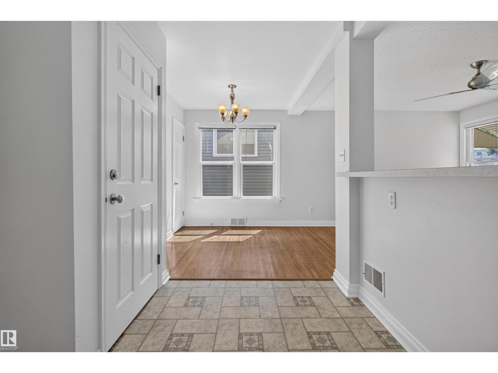 8817 91 ST NW — photo 9 of 53
