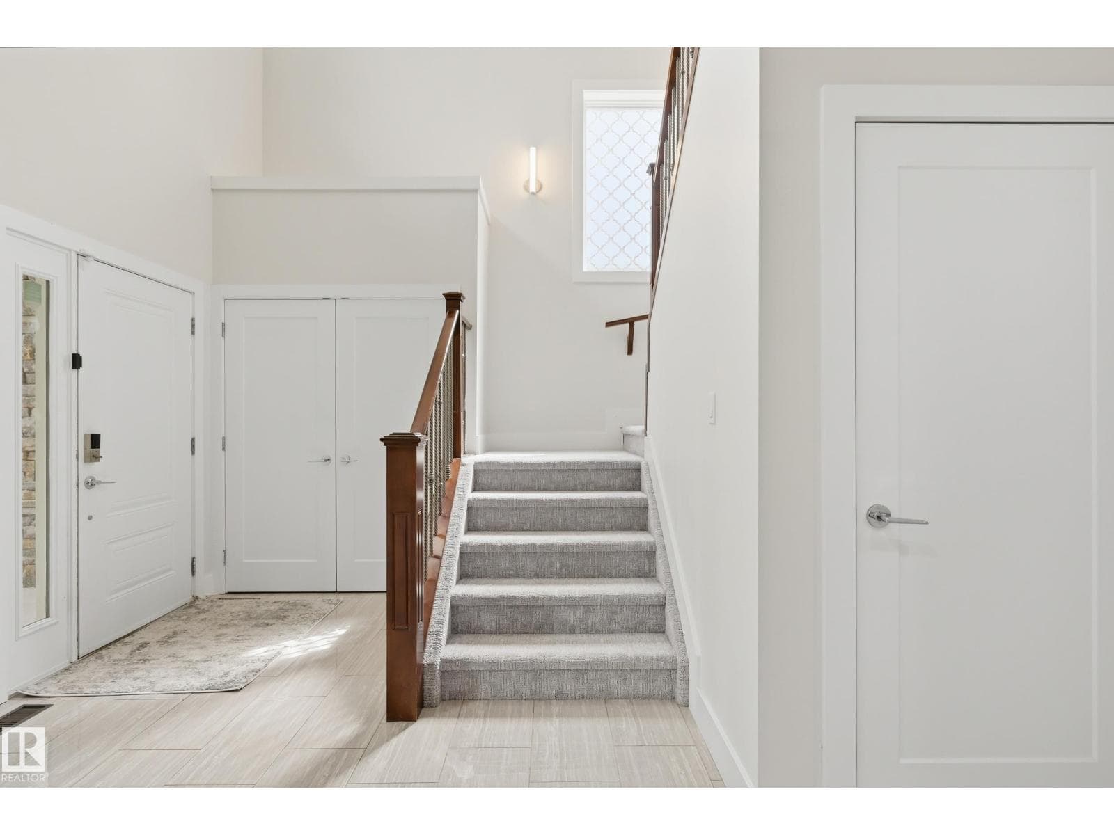 1024 ARMITAGE CR SW — photo 18 of 47