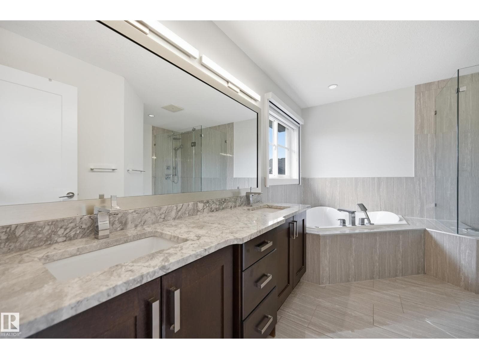 1024 ARMITAGE CR SW — photo 29 of 47