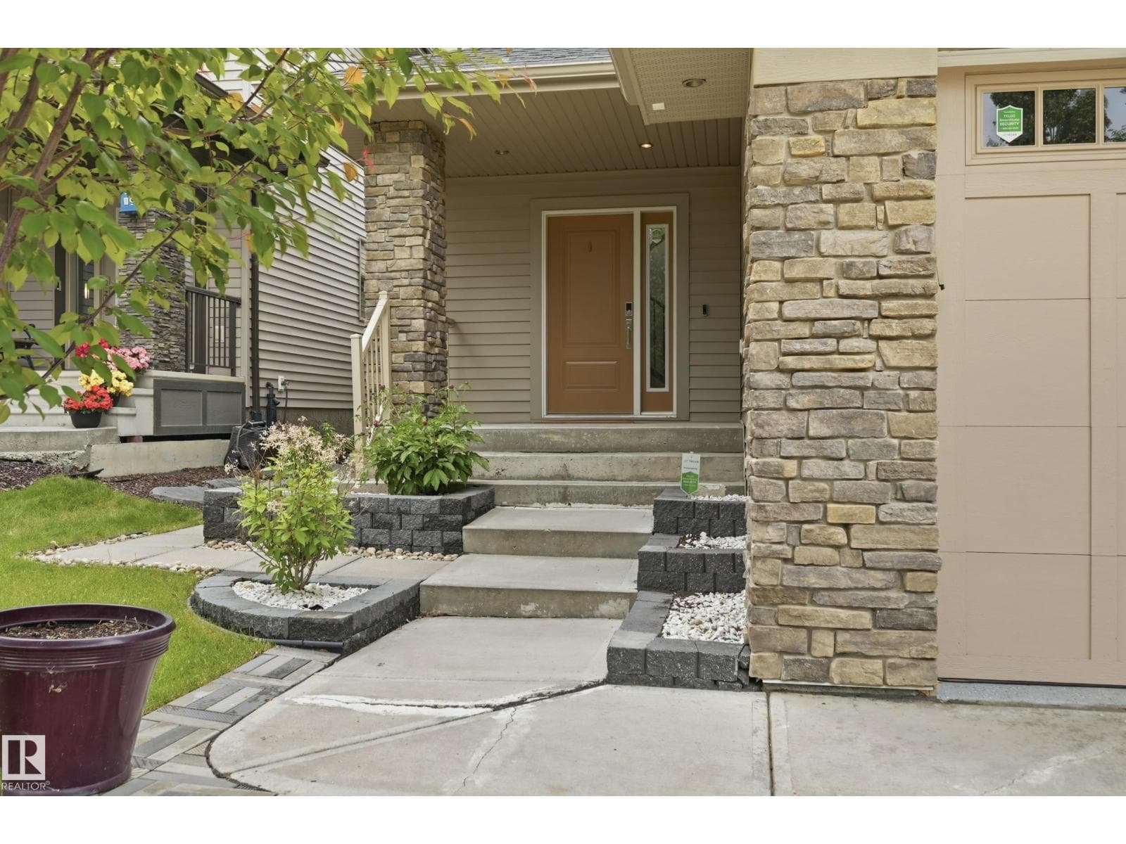 1024 ARMITAGE CR SW — photo 3 of 47