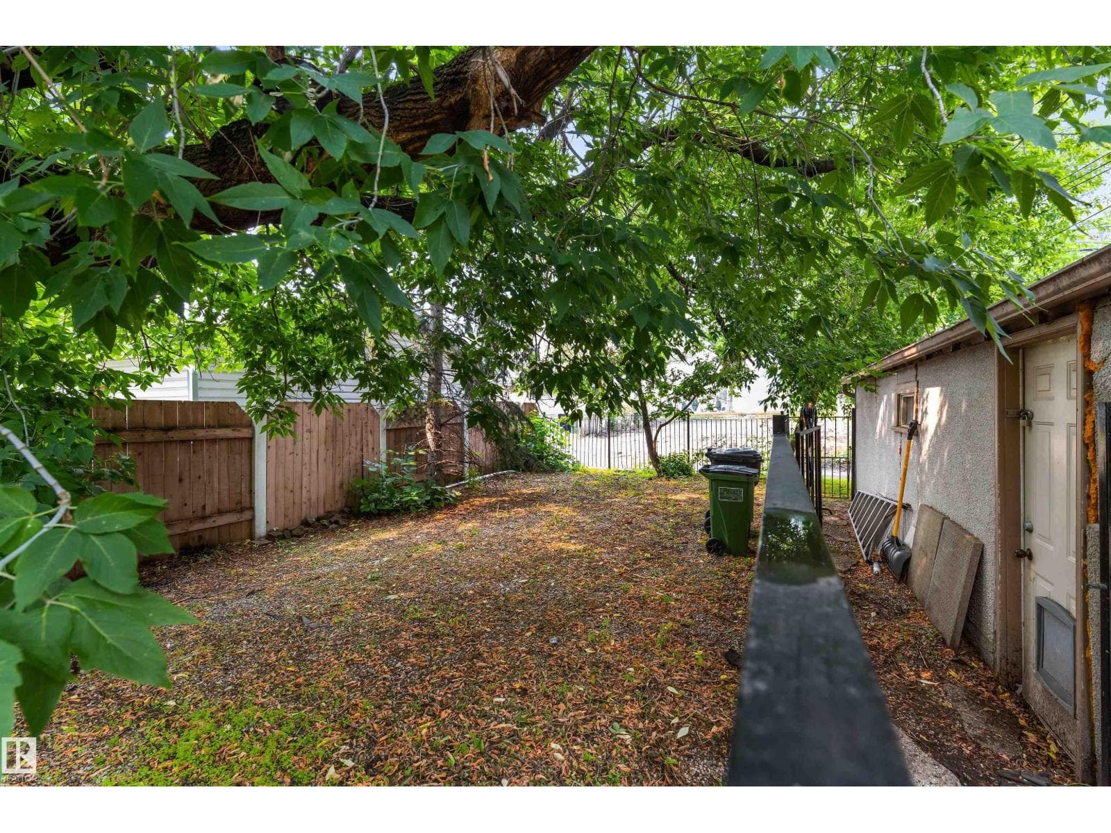 11230 75 AV NW — photo 43 of 48