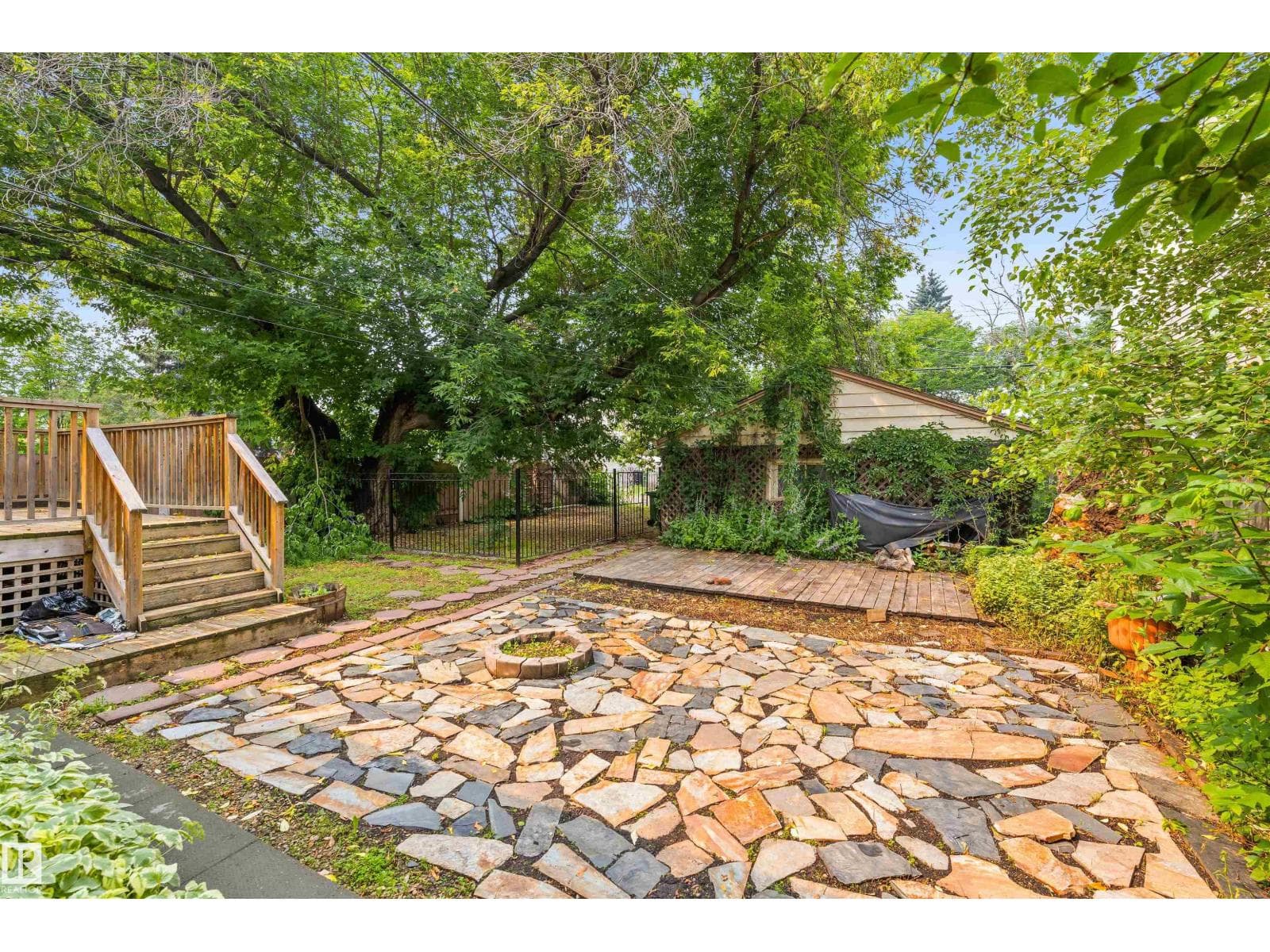 11230 75 AV NW — photo 41 of 48