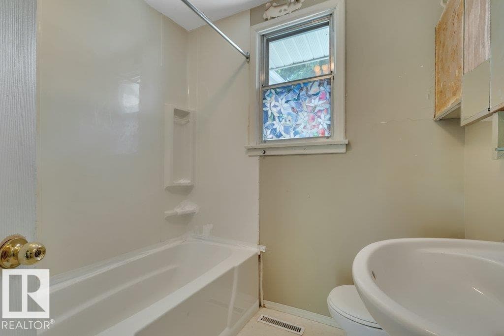 10148 87 ST NW — photo 30 of 66