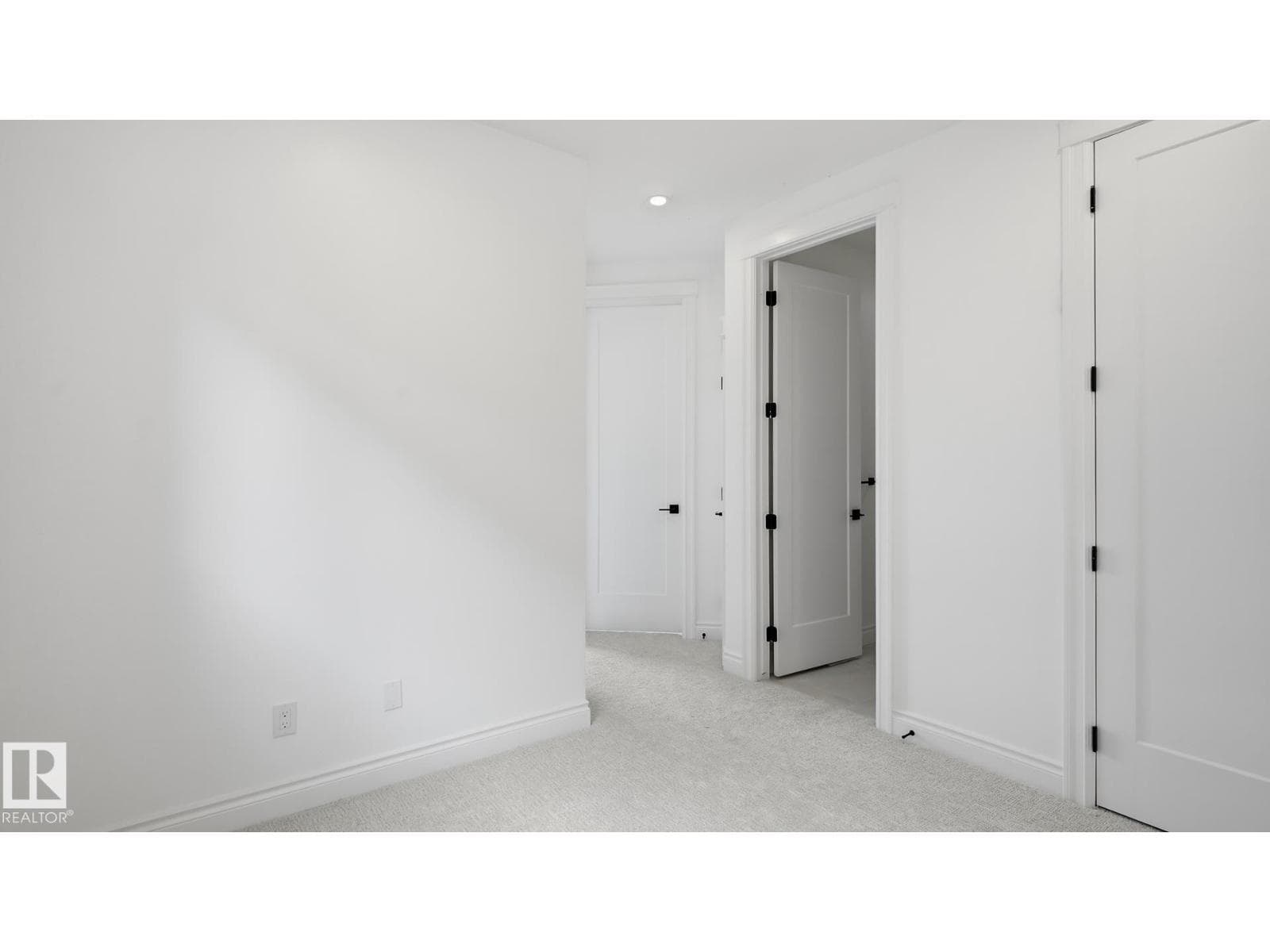 9224 94 ST NW — photo 16 of 53