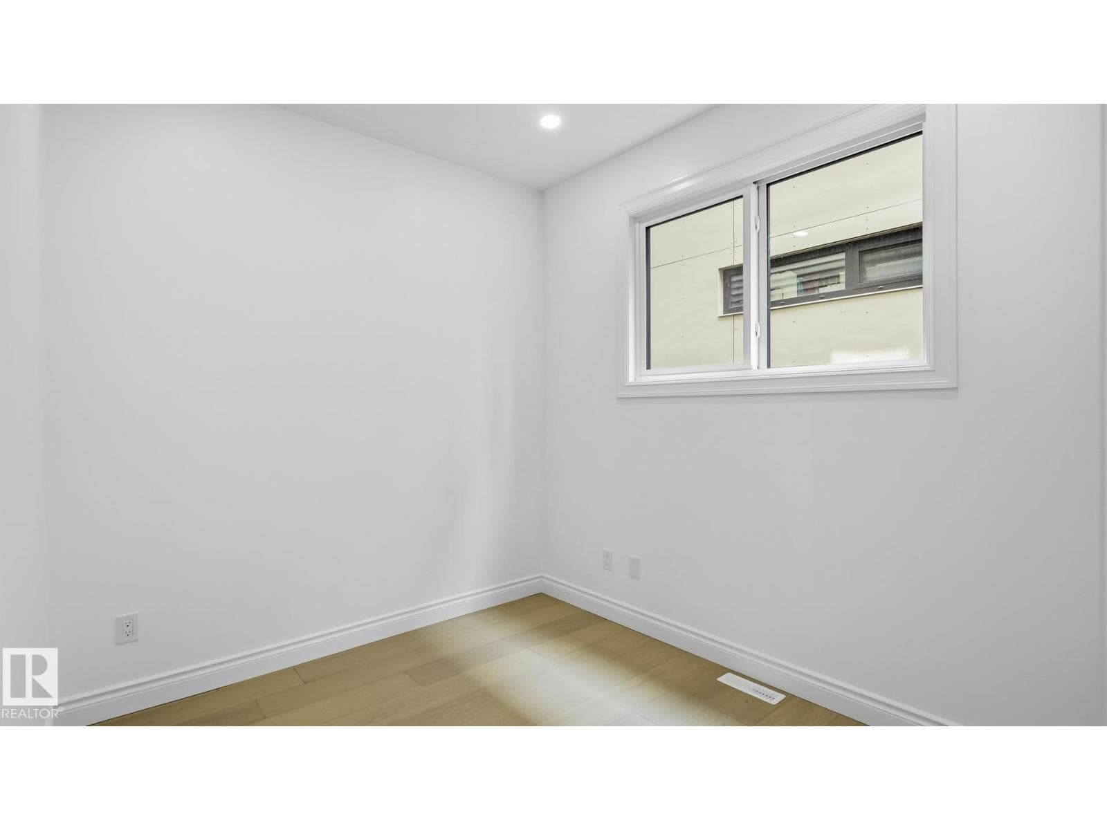 9224 94 ST NW — photo 9 of 53