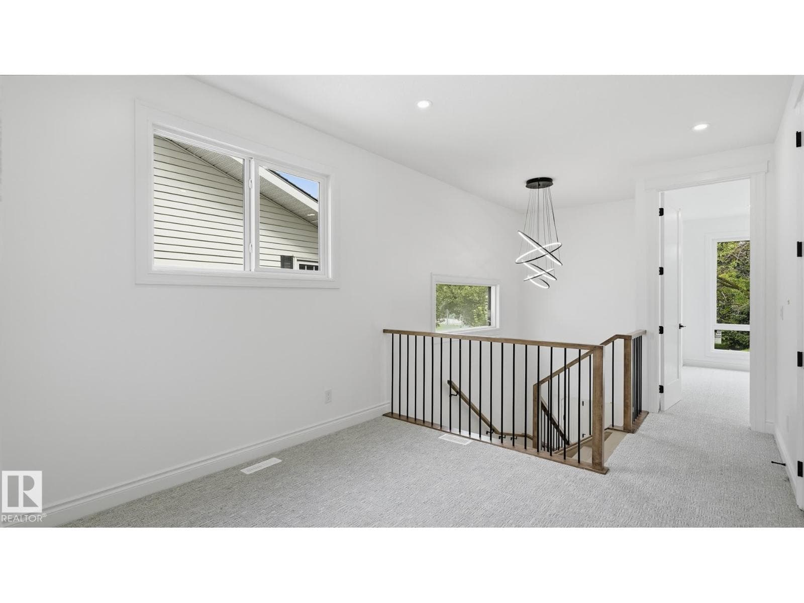 9226 94 ST NW — photo 15 of 47