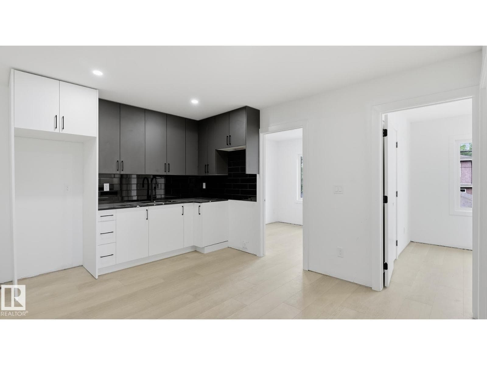 9226 94 ST NW — photo 36 of 47