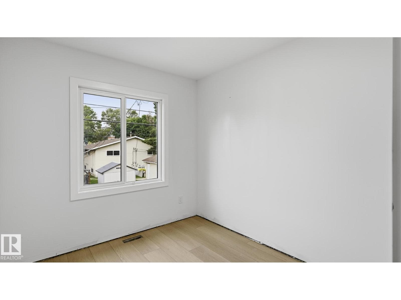 9226 94 ST NW — photo 37 of 47