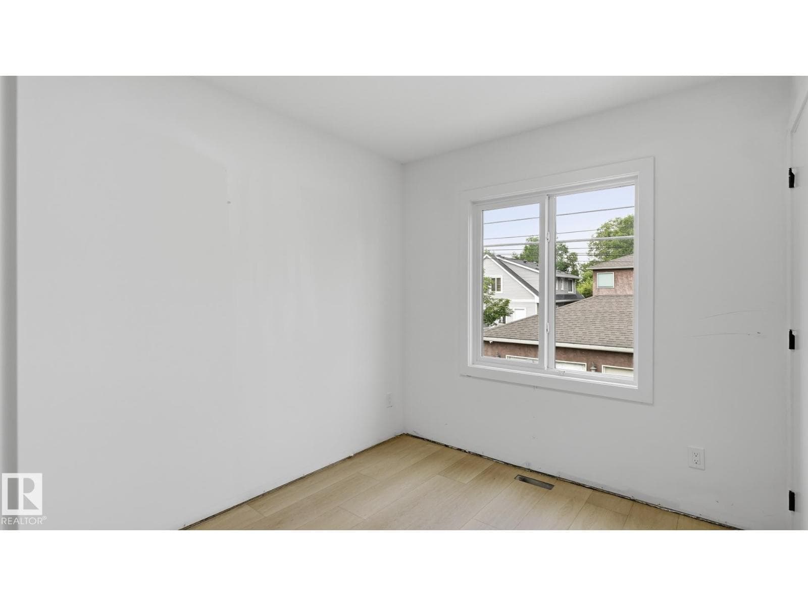 9226 94 ST NW — photo 38 of 47