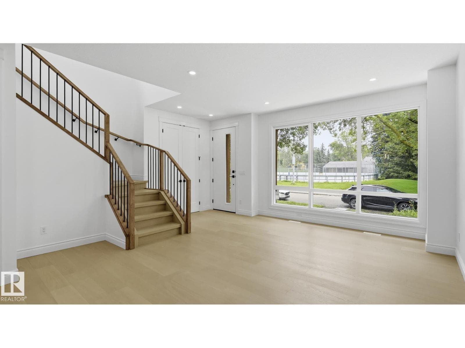 9226 94 ST NW — photo 4 of 47