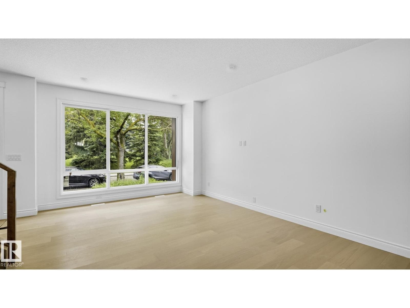 9226 94 ST NW — photo 5 of 47