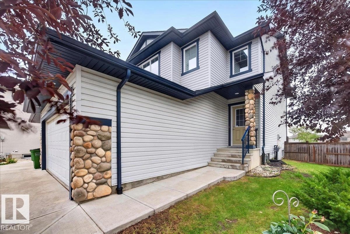 3017 Harvey CR NW — photo 1 of 49