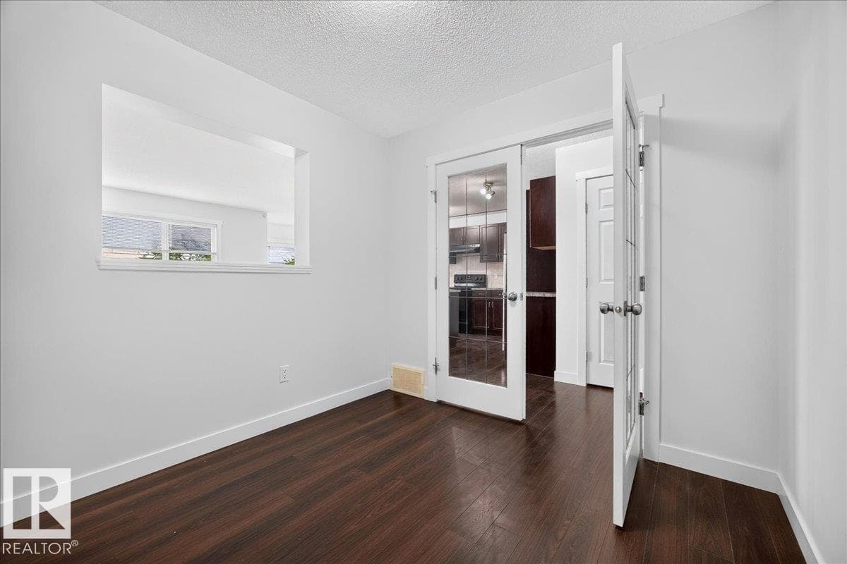 3017 Harvey CR NW — photo 8 of 49