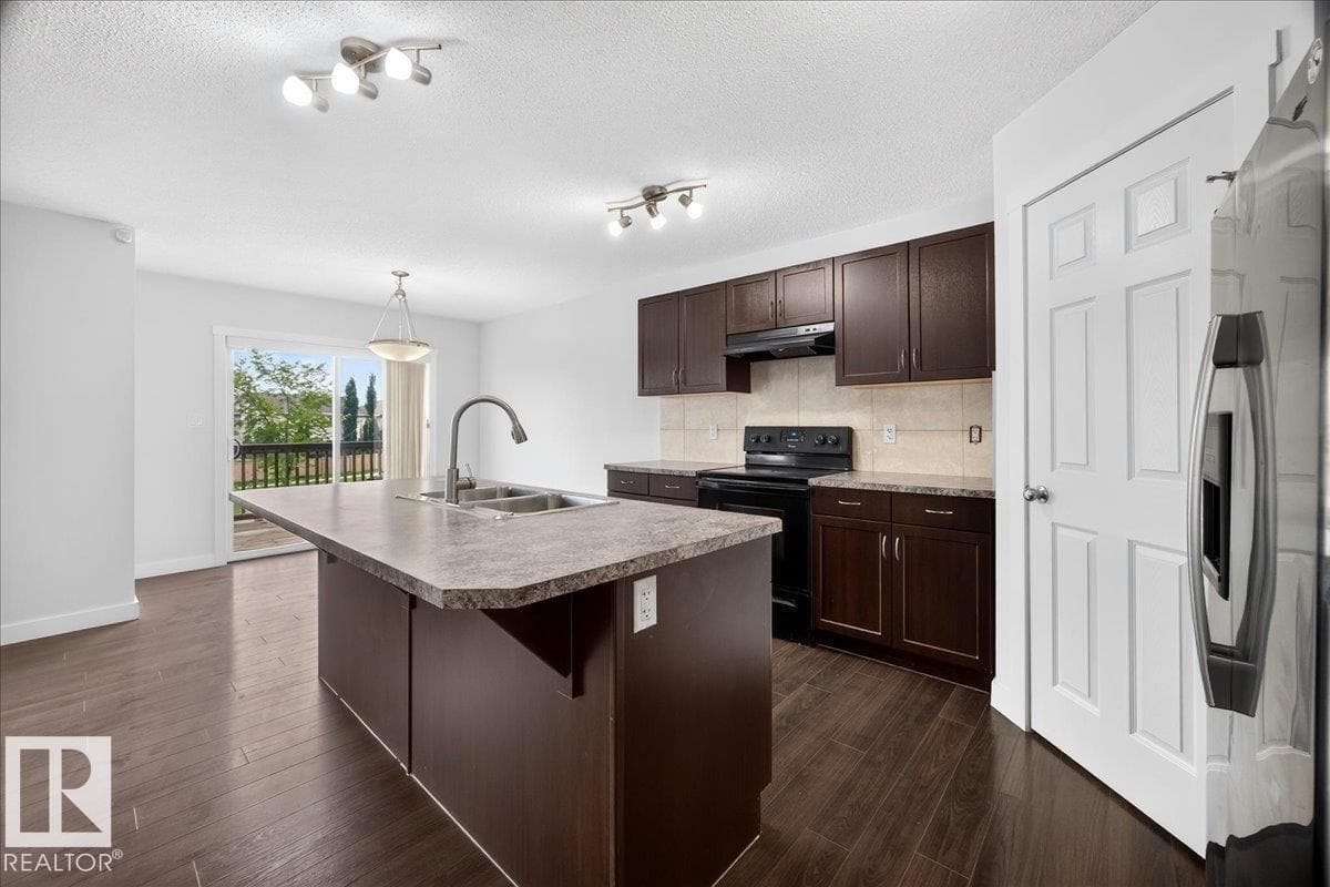 3017 Harvey CR NW — photo 9 of 49