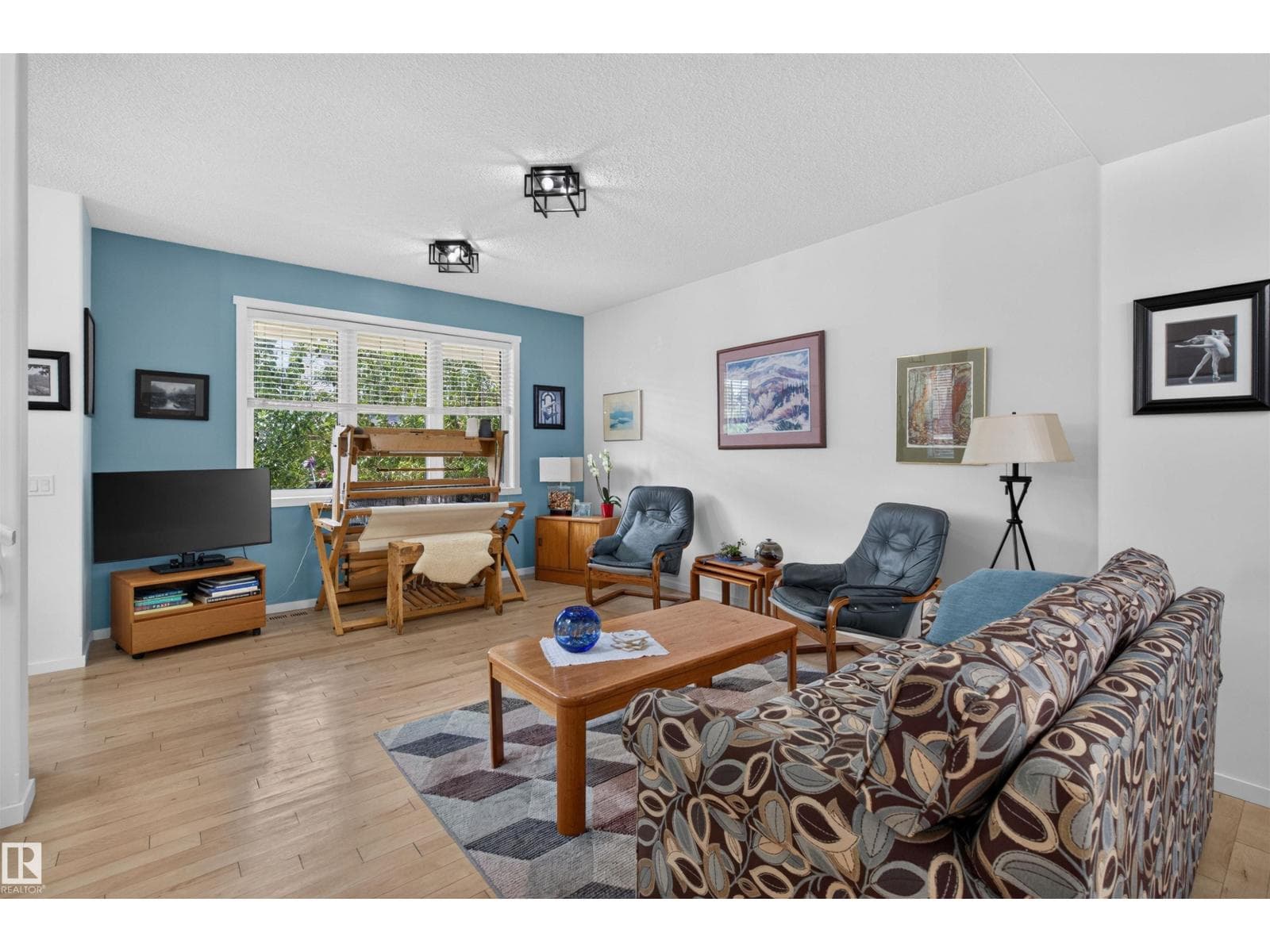 4065 MORRISON WY NW — photo 3 of 32