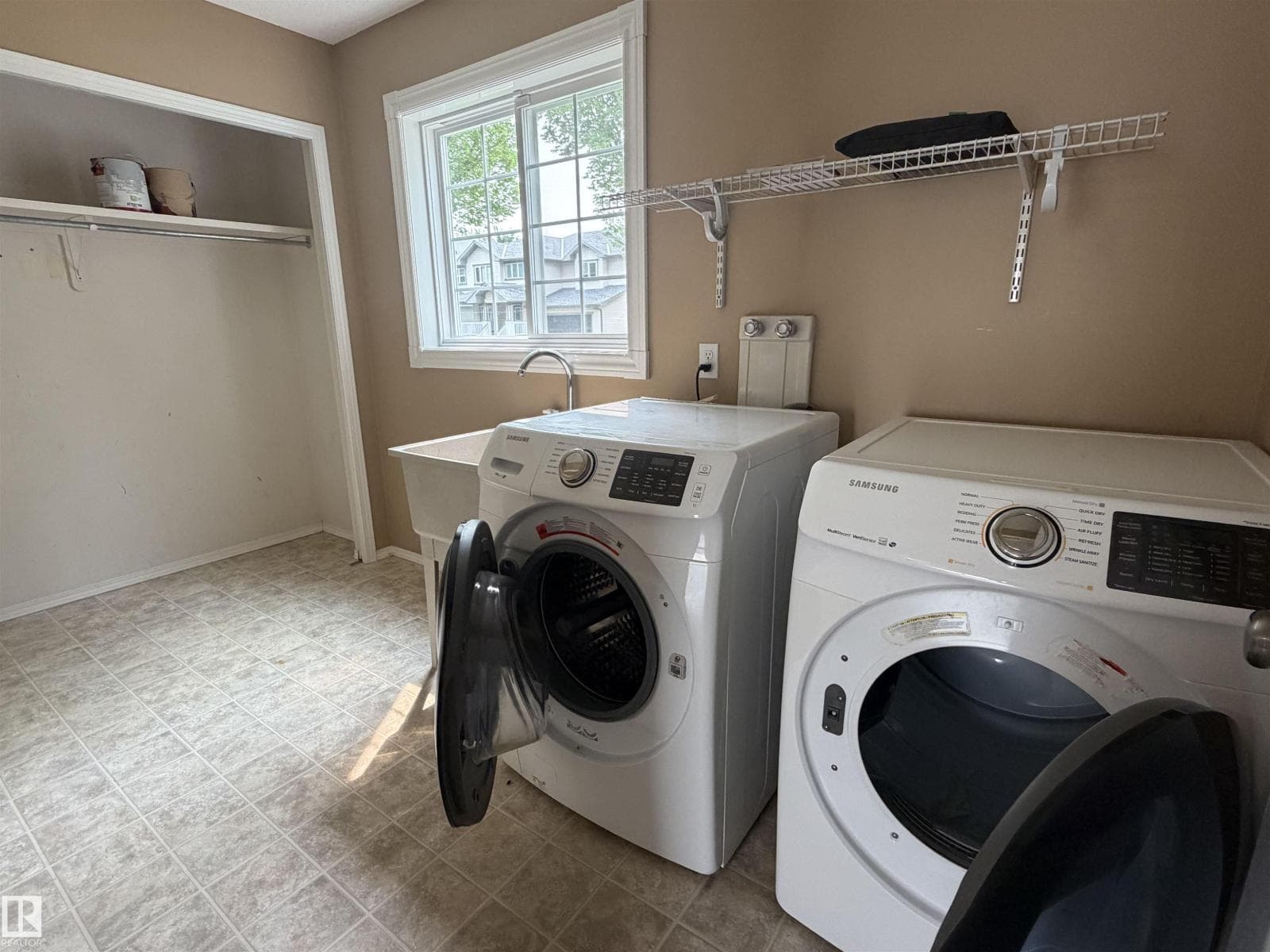 1750 Tomlinson CM NW — photo 7 of 31