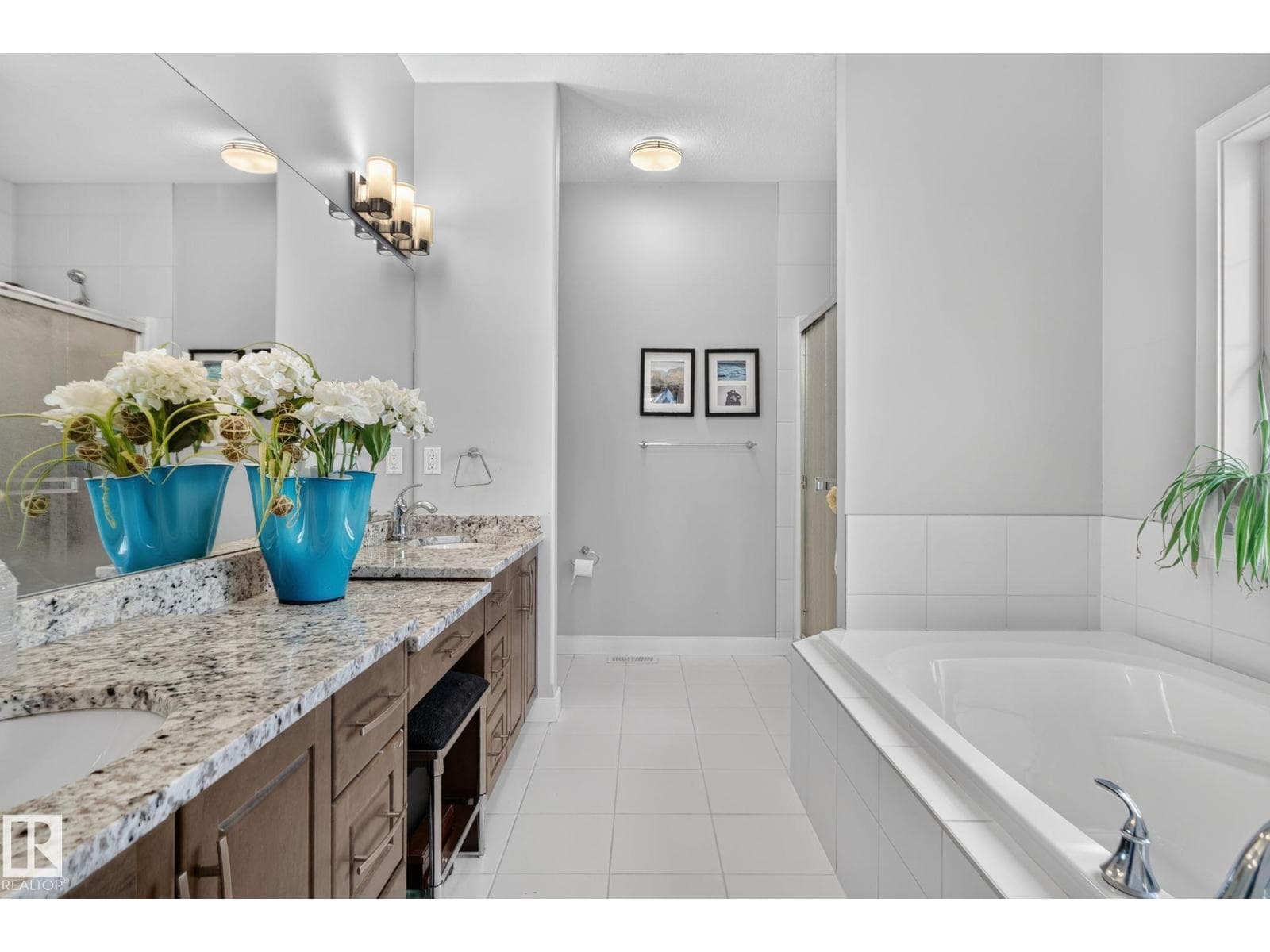 2327 FREZENBERG AV NW — photo 9 of 50