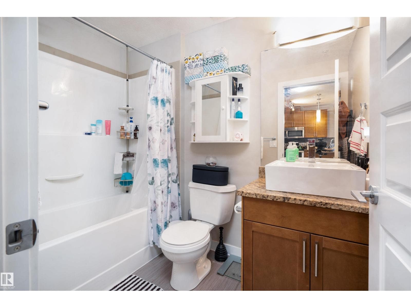 #610 5151 WINDERMERE BV SW — photo 16 of 37