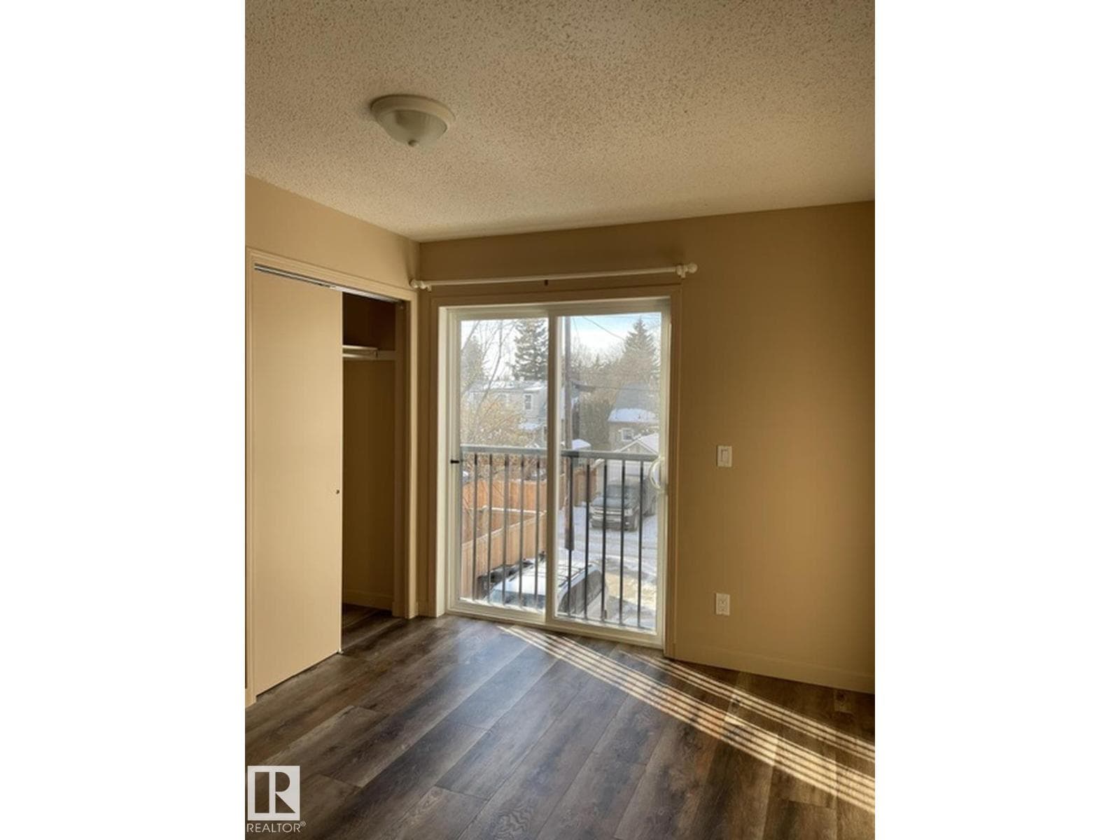 7712 110 ST NW — photo 3 of 11