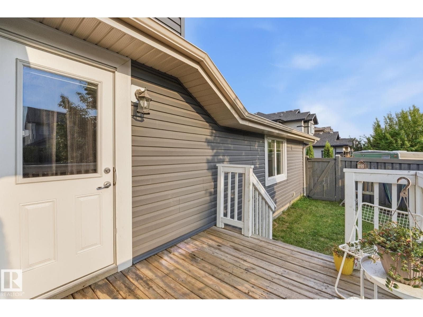 17621 10 AV SW — photo 38 of 47