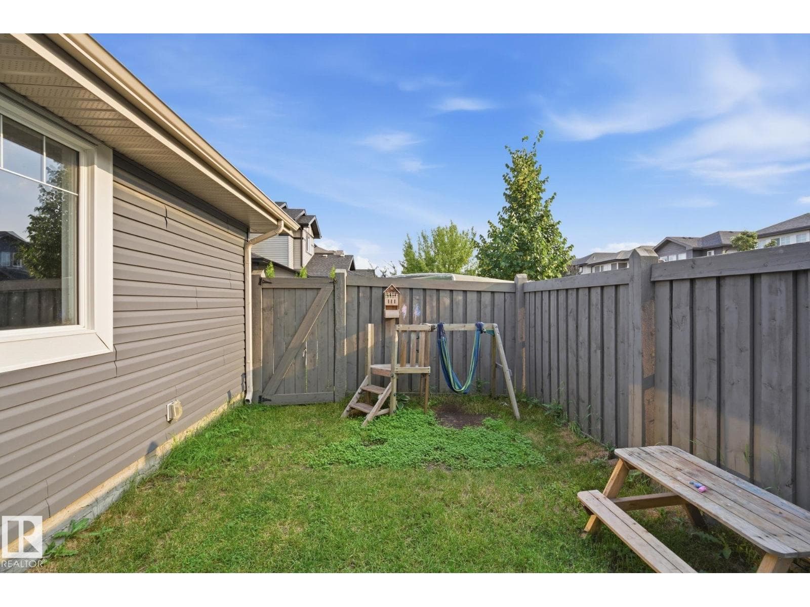 17621 10 AV SW — photo 41 of 47