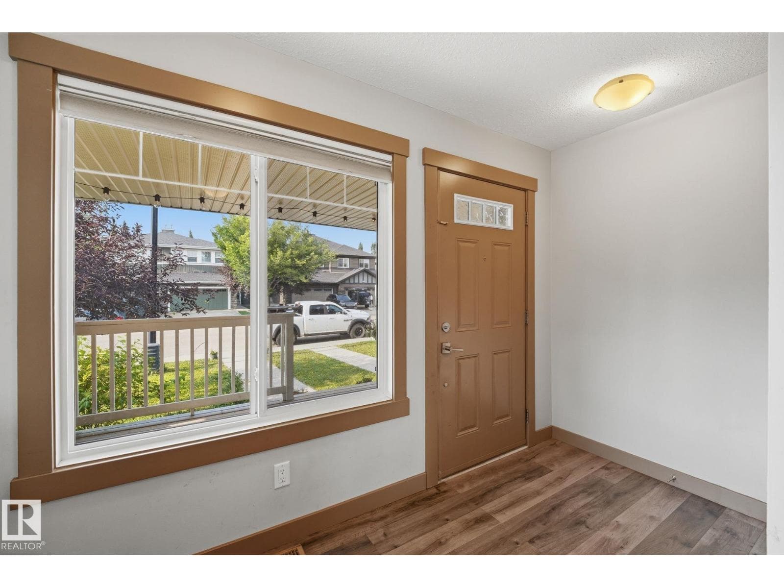 17621 10 AV SW — photo 5 of 47