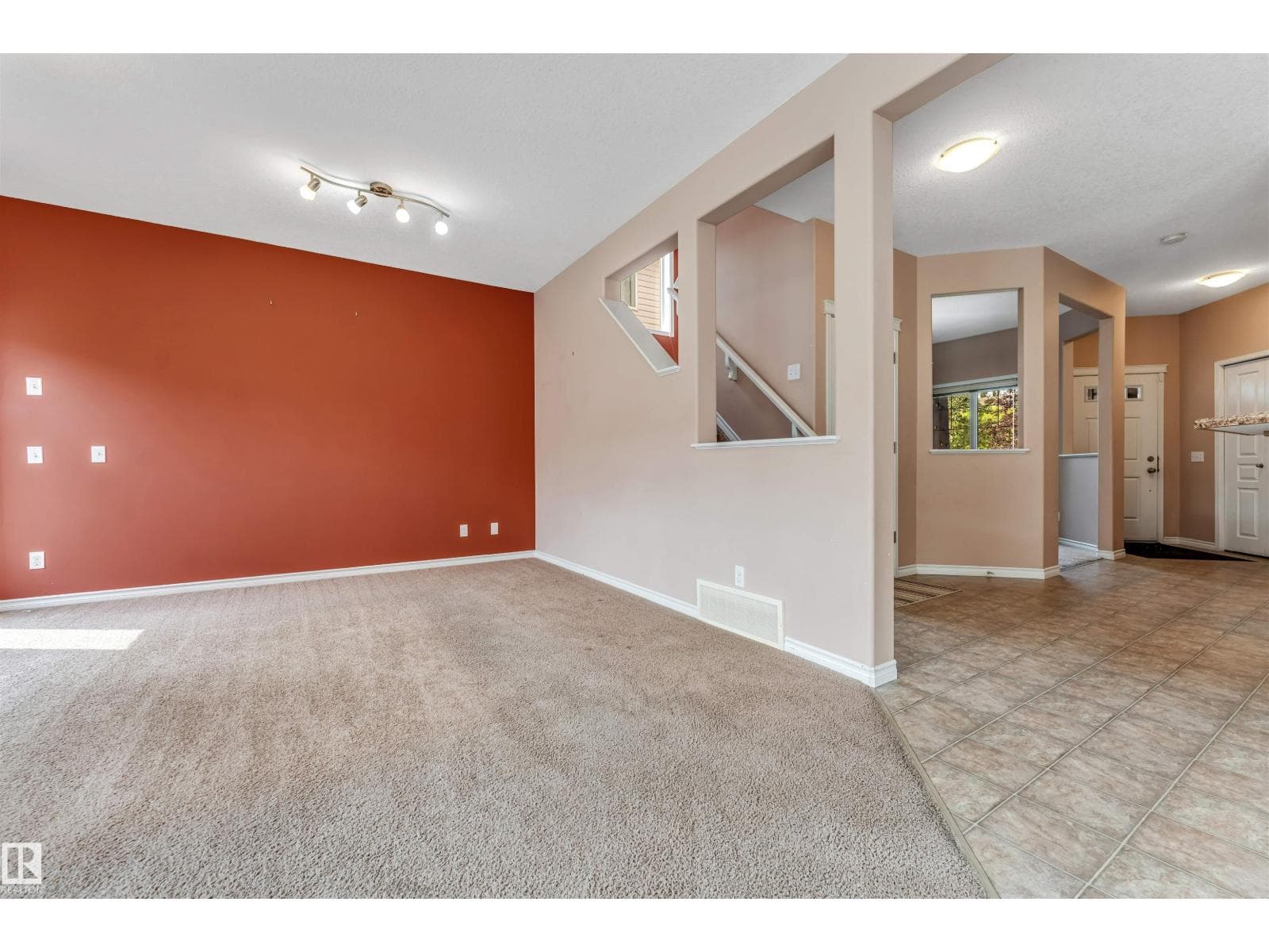 6947 19A AV SW — photo 18 of 47