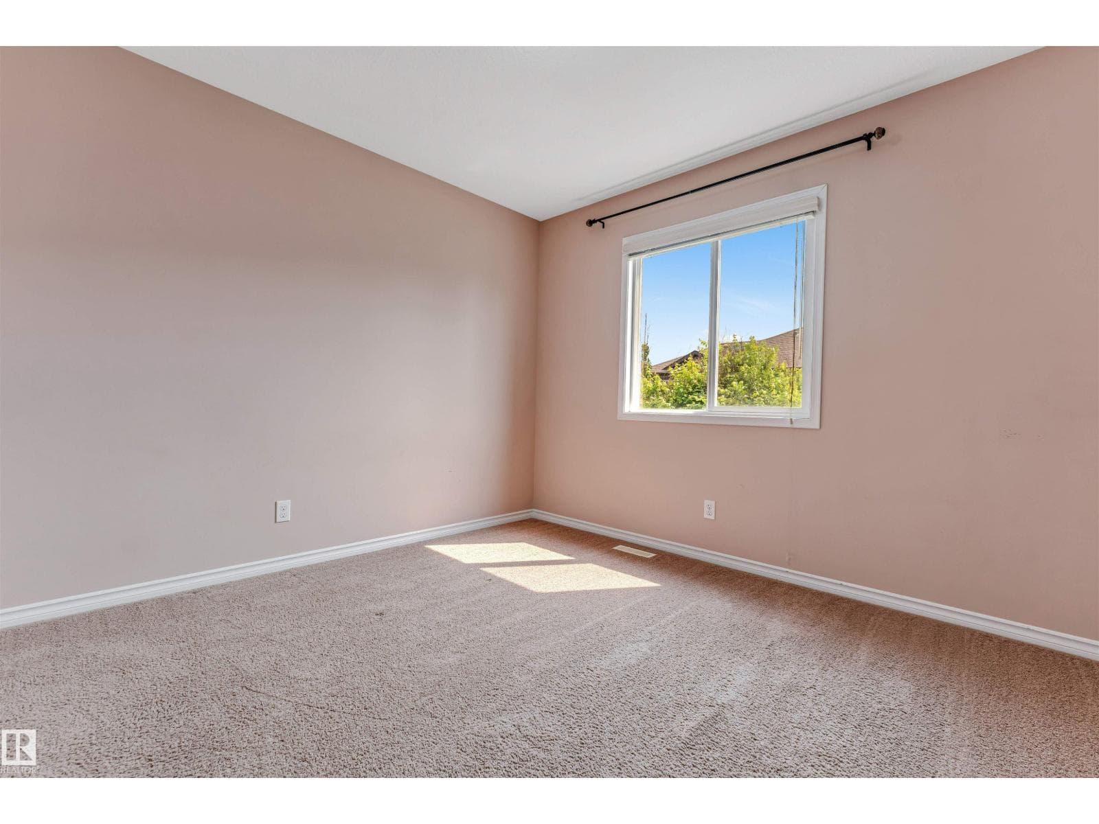 6947 19A AV SW — photo 27 of 47