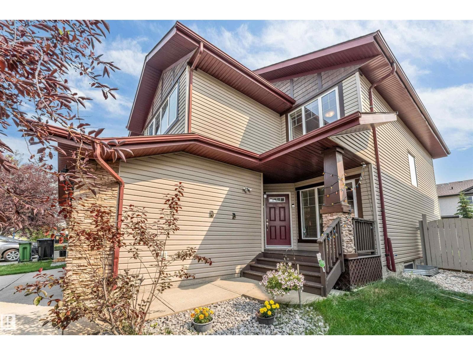 6947 19A AV SW — photo 8 of 47