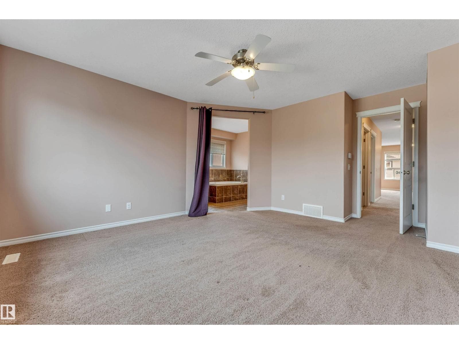 6947 19A AV SW — photo 34 of 47
