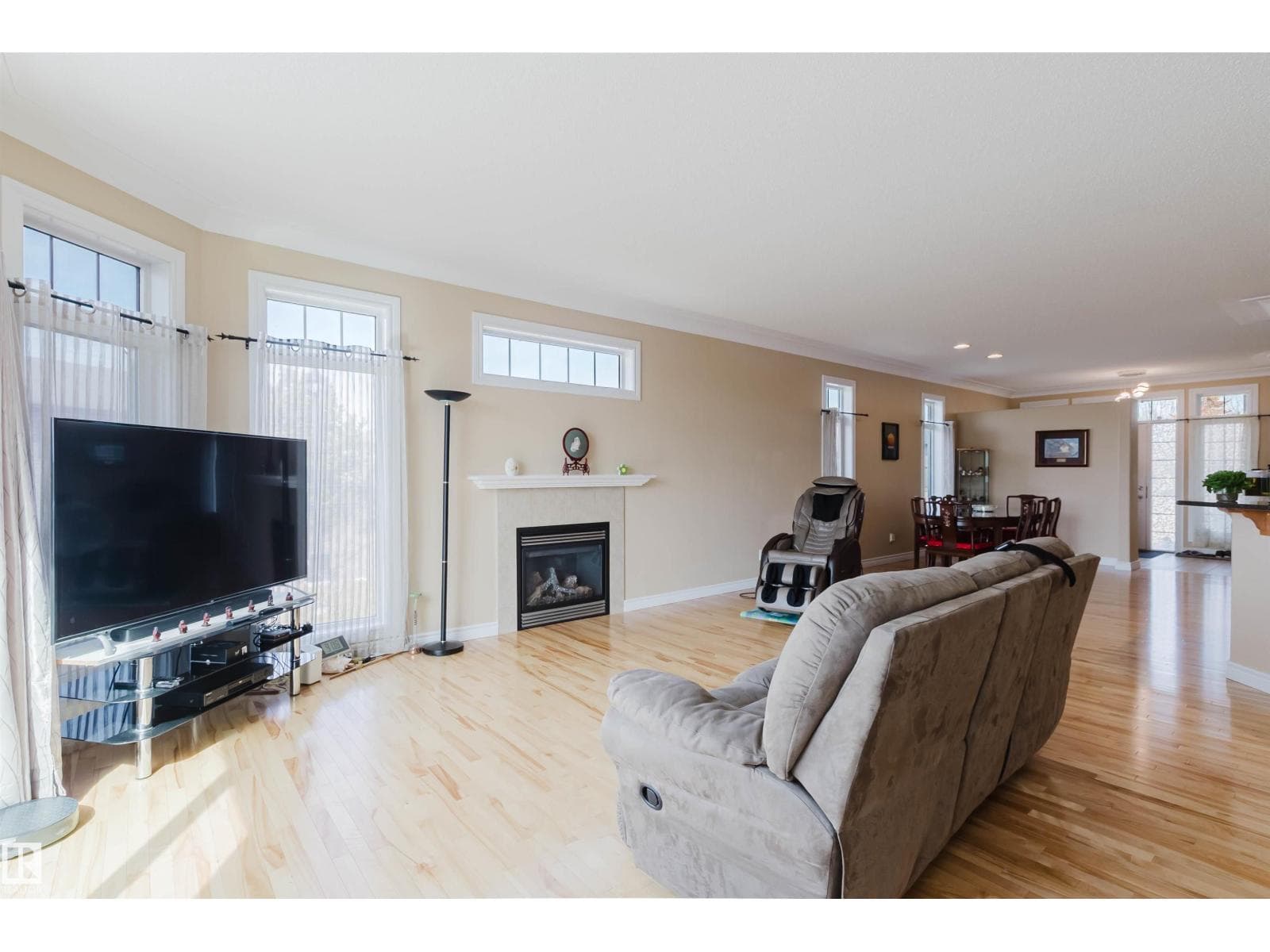 6604 SANDIN CV NW — photo 13 of 70