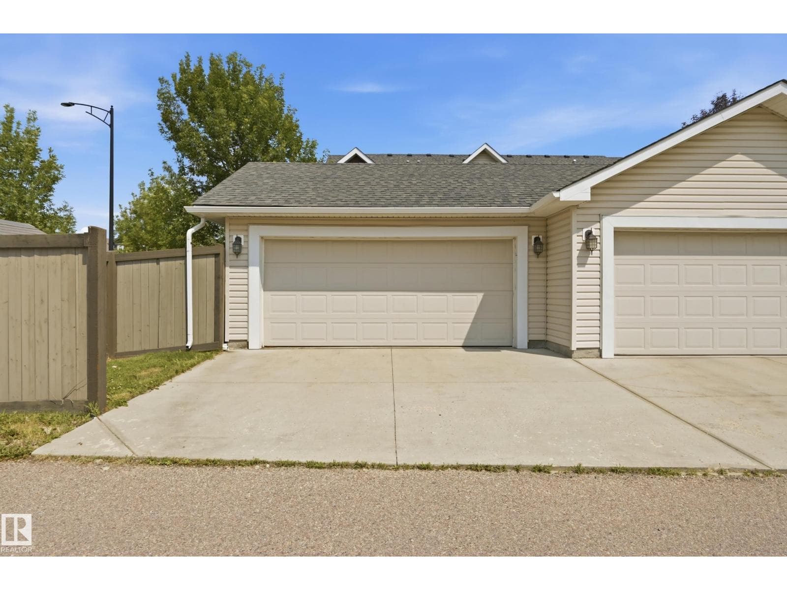 704 176 ST SW — photo 42 of 43