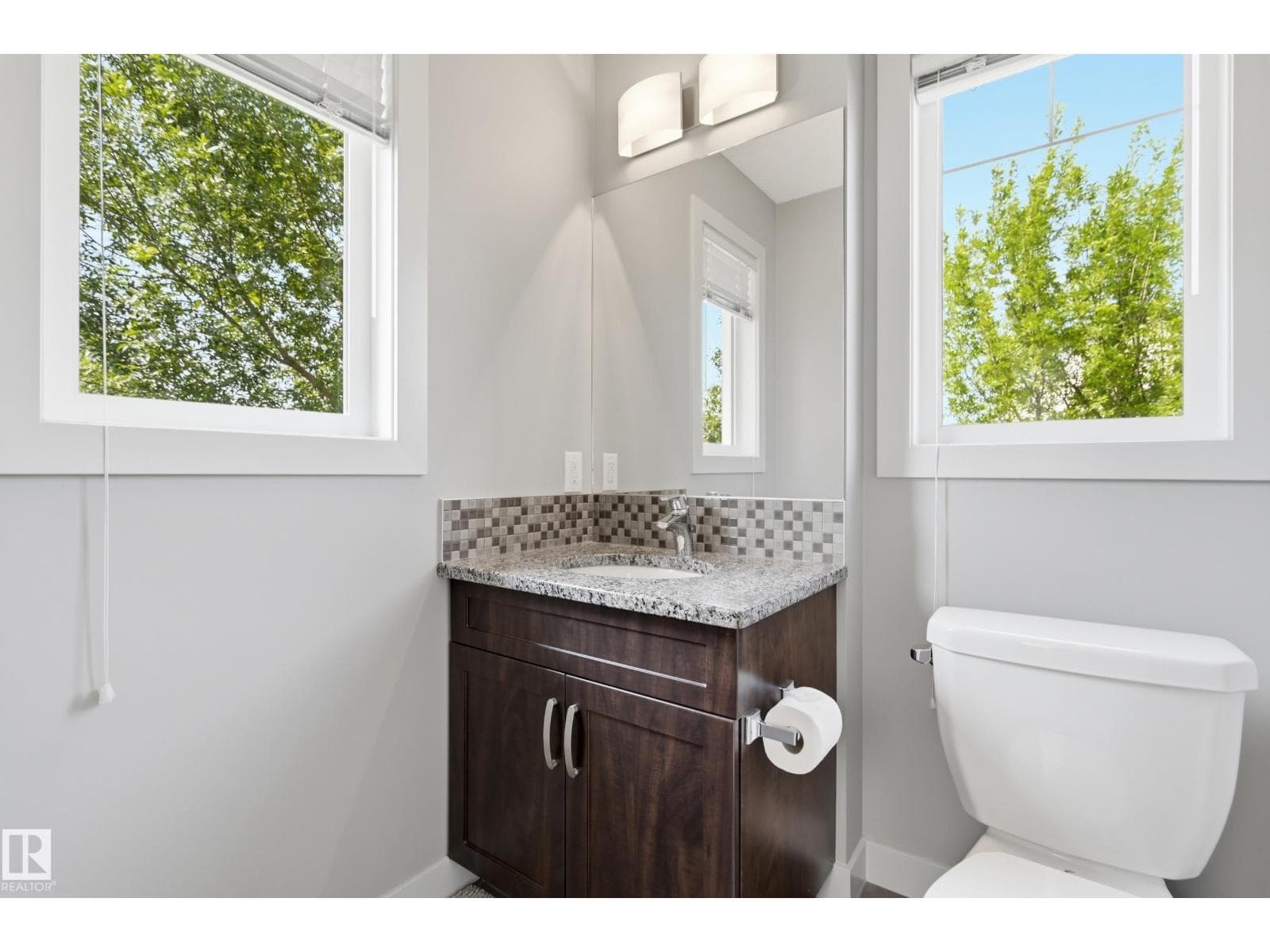 704 176 ST SW — photo 17 of 43