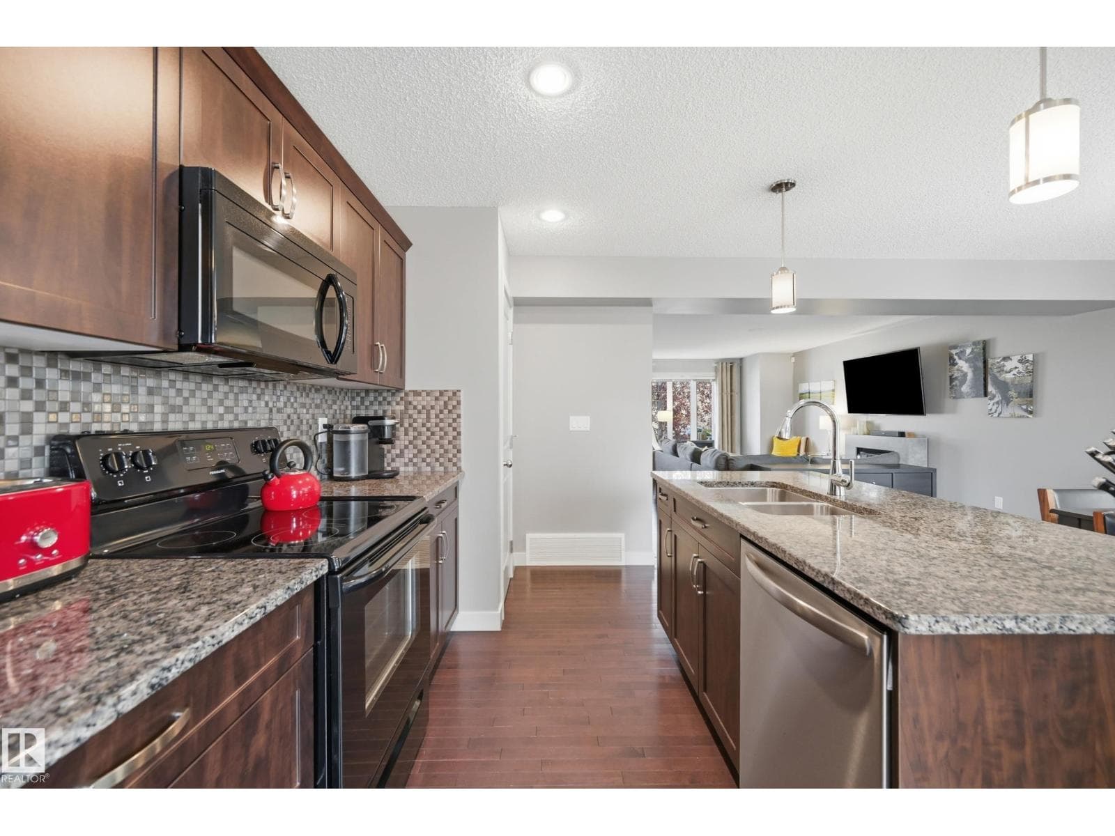 704 176 ST SW — photo 11 of 43