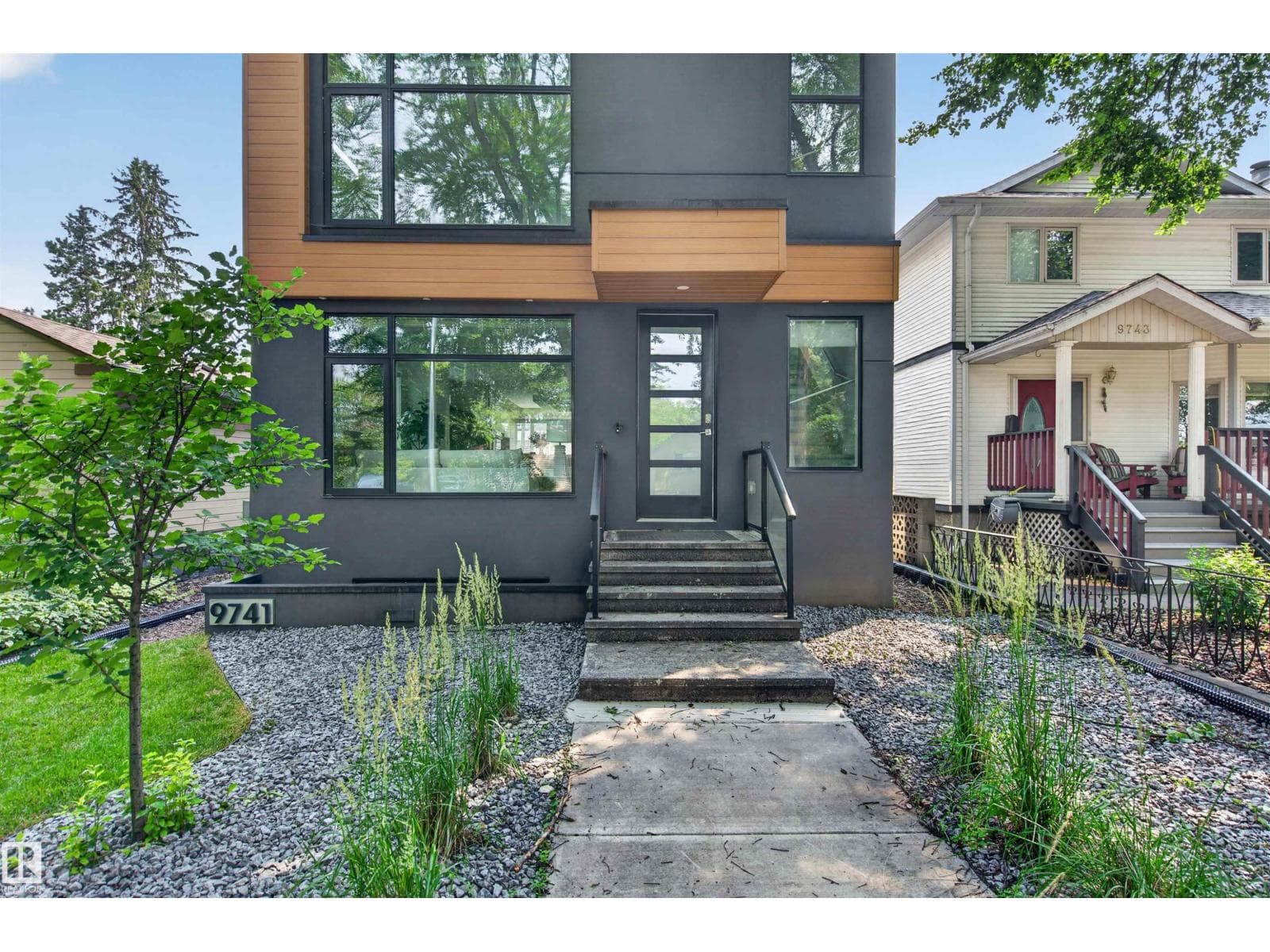 9741 90 AV NW — photo 2 of 71