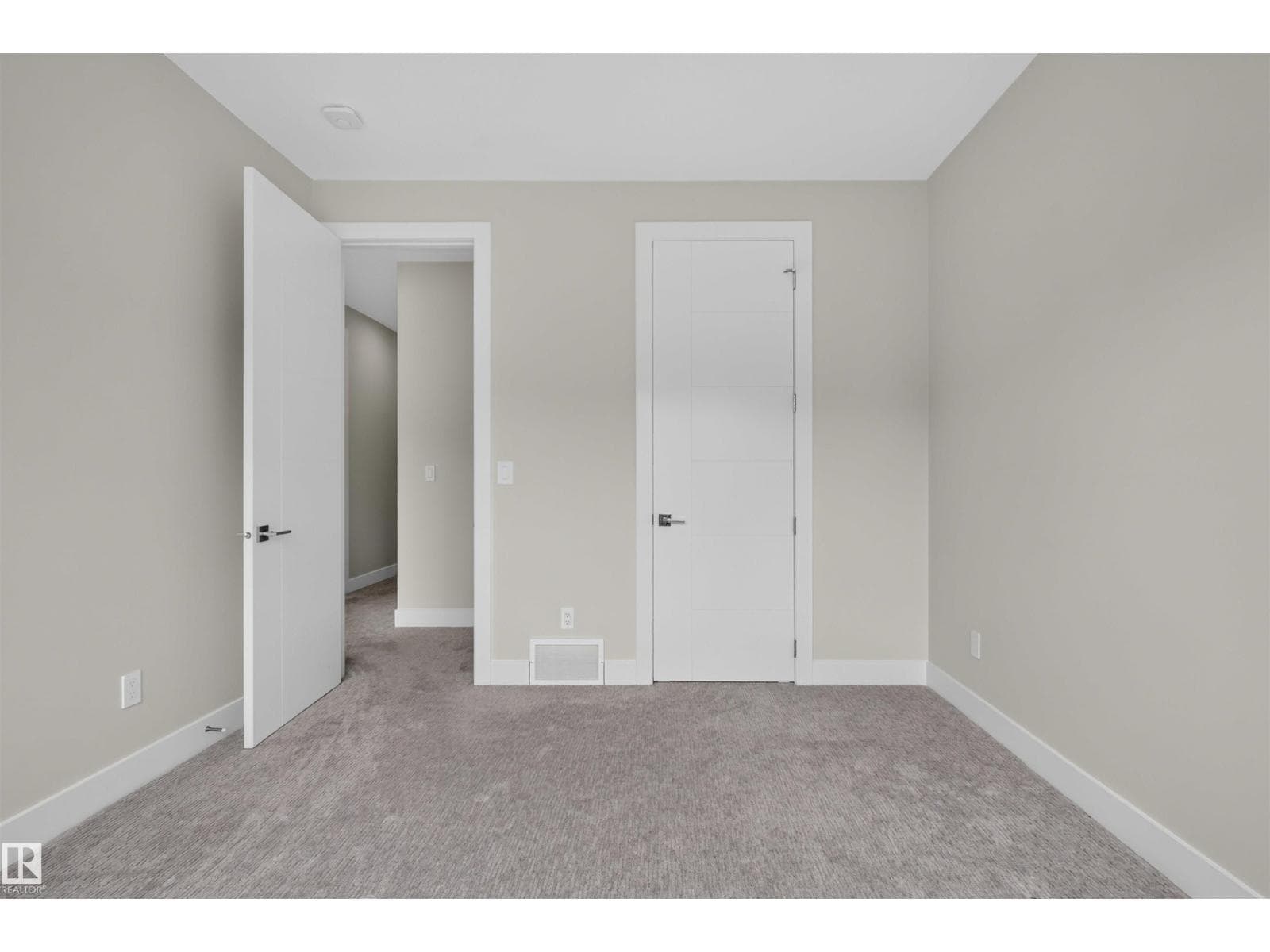 9741 90 AV NW — photo 35 of 71