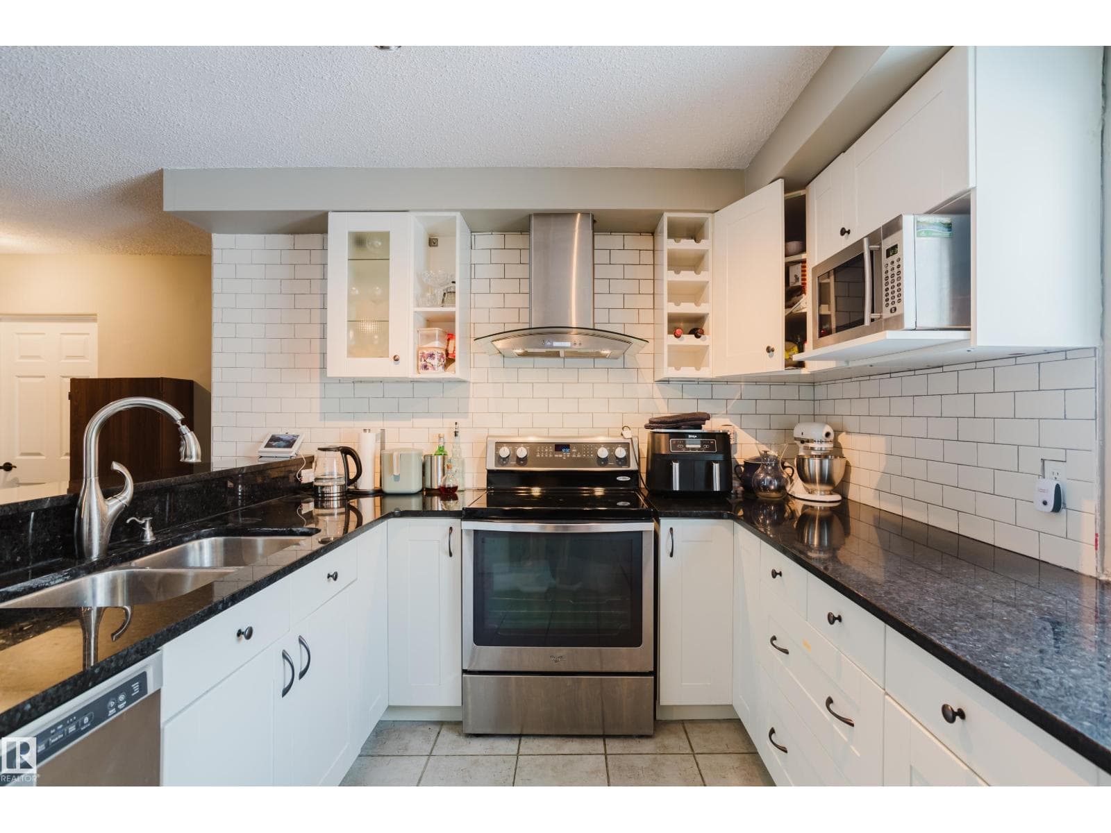 14632 95 AV NW — photo 4 of 31