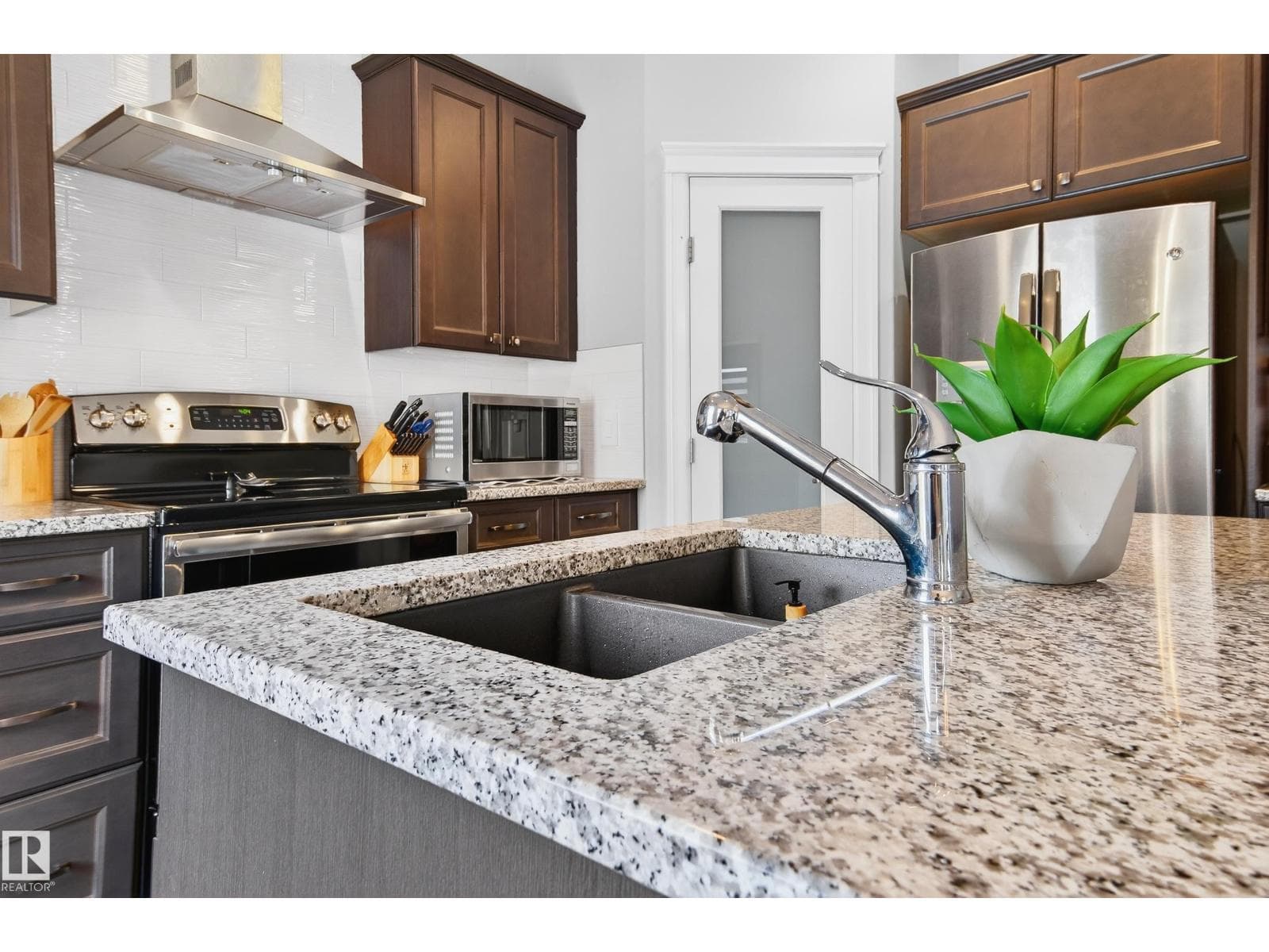 3306 HILTON CR NW — photo 14 of 43