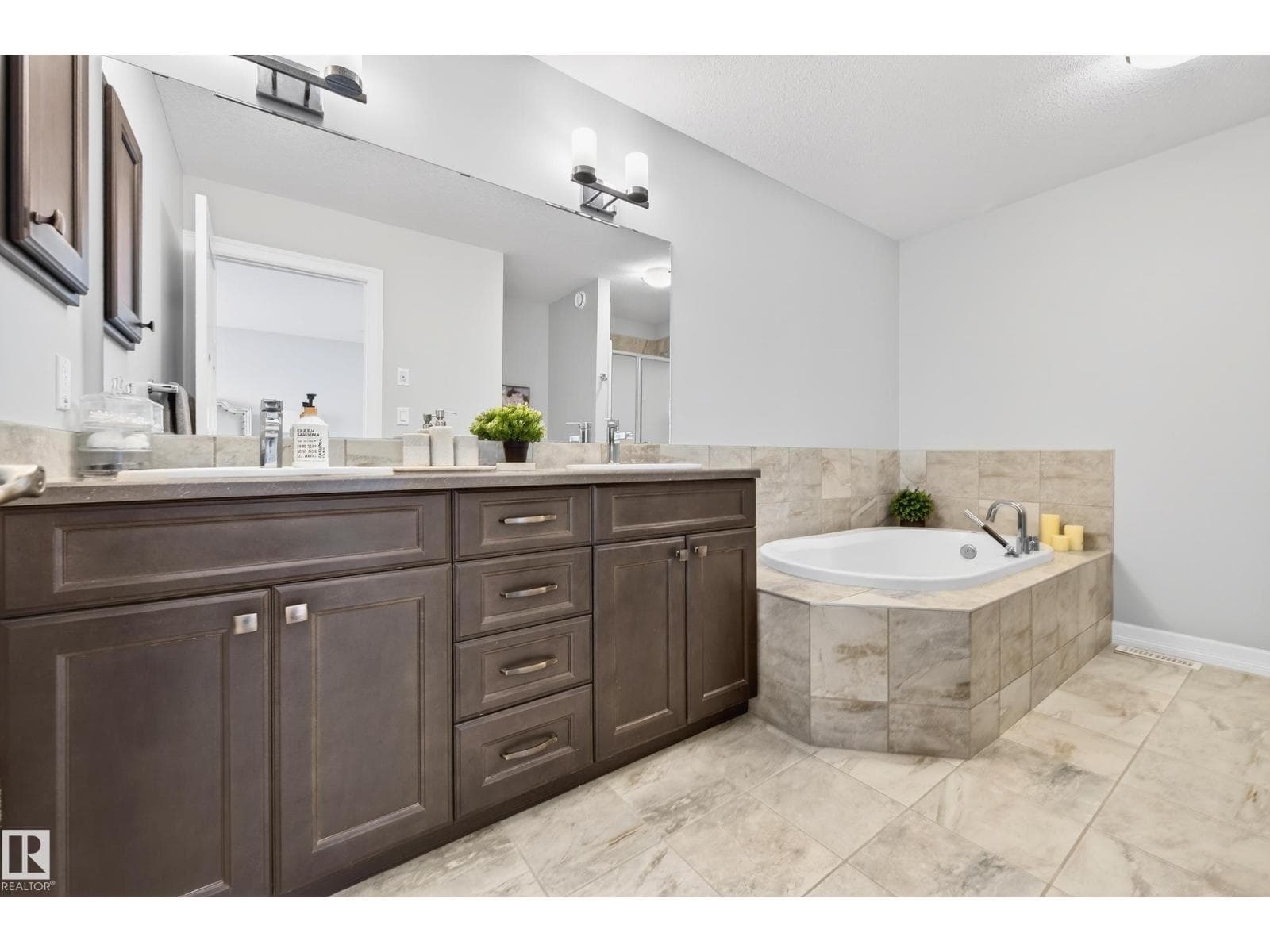 3306 HILTON CR NW — photo 23 of 43