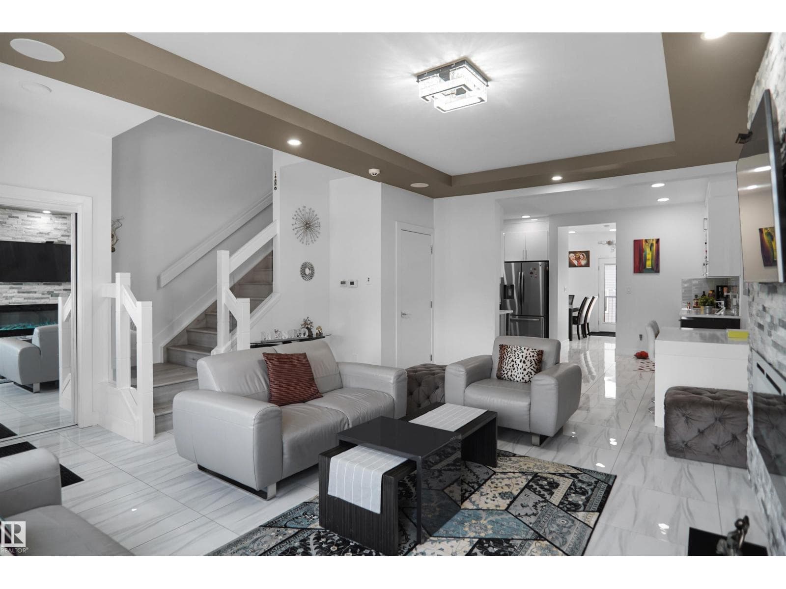 6532 175 AV NW — photo 4 of 38