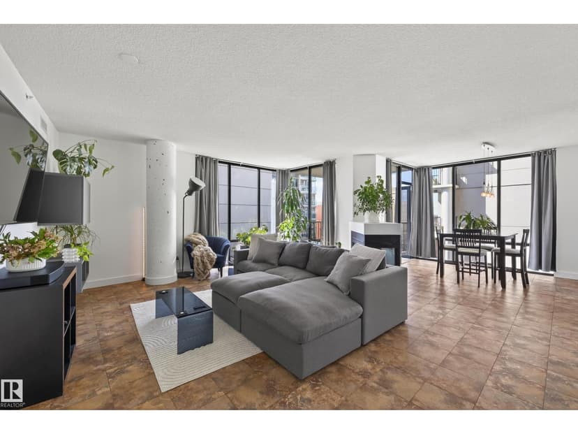 #701 10028 119 ST NW