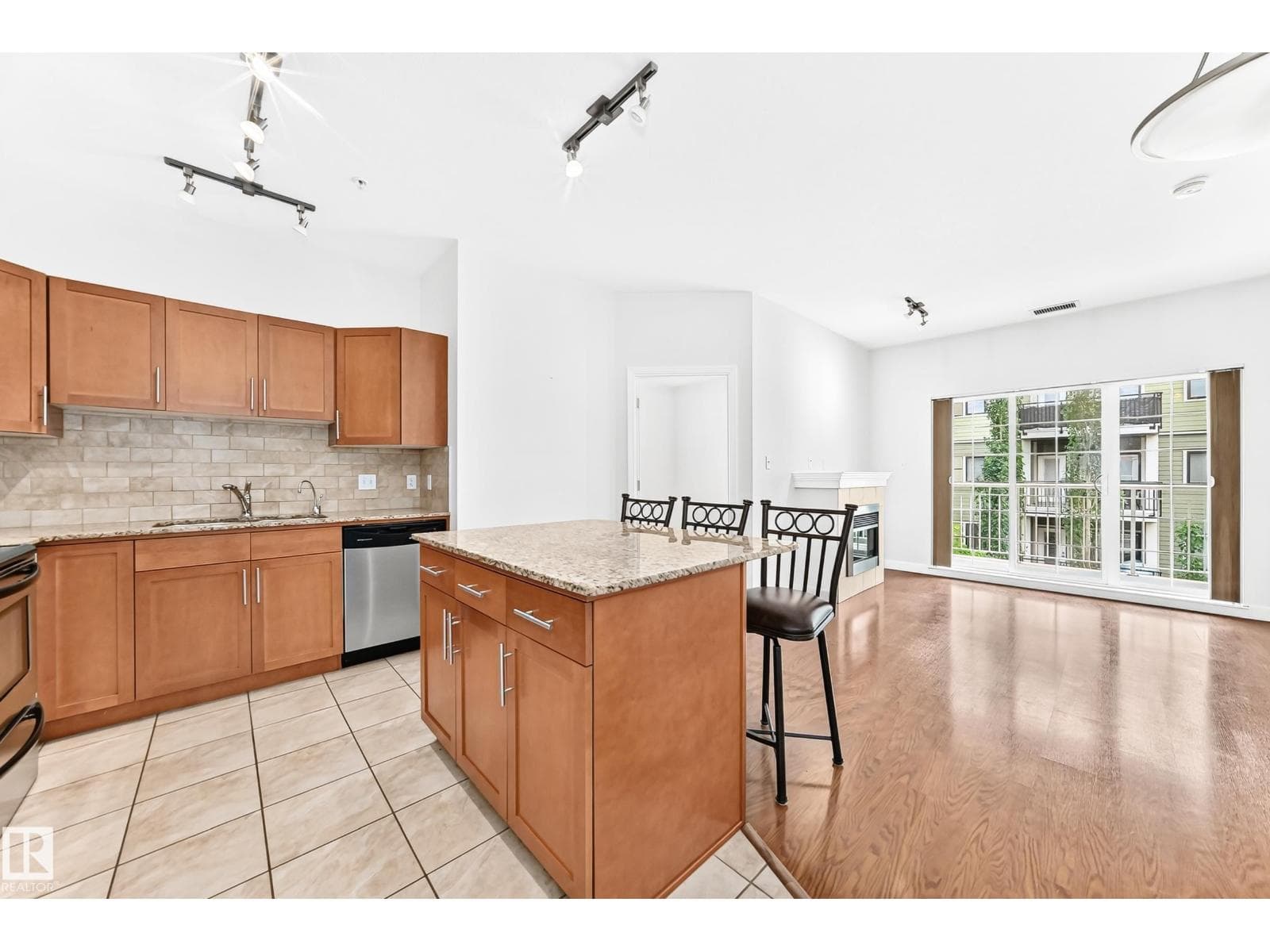 #307 1003 GAULT BV NW — photo 7 of 62