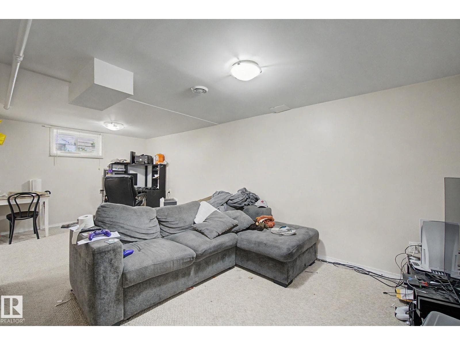 8710 83 AV NW — photo 13 of 21