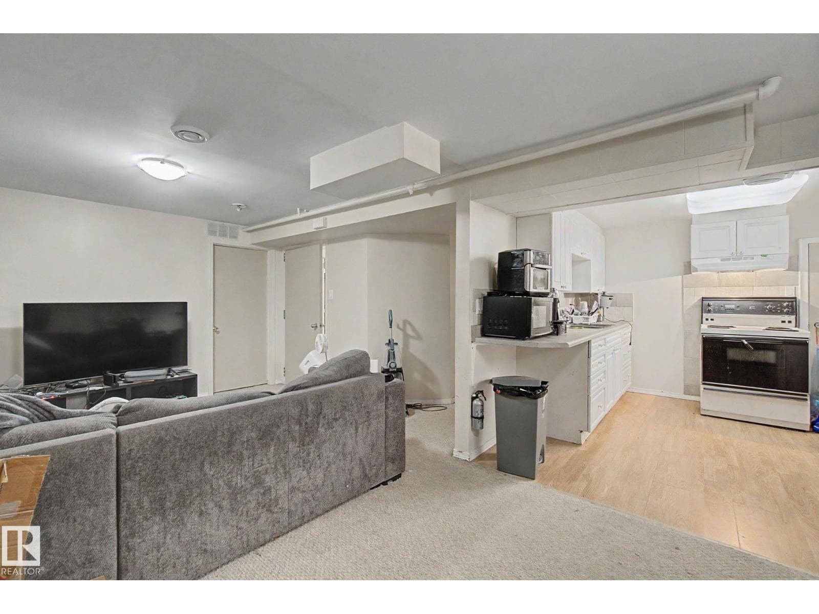8710 83 AV NW — photo 15 of 21