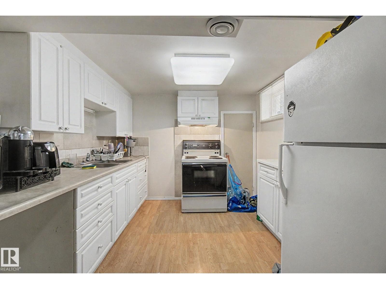 8710 83 AV NW — photo 16 of 21