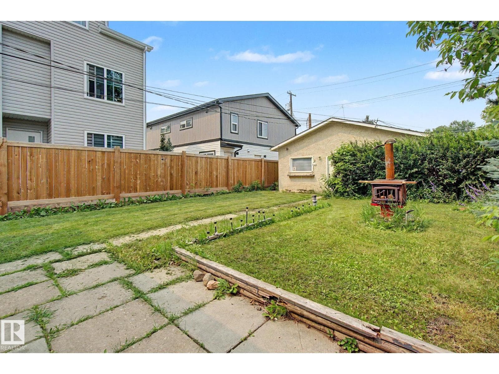 8710 83 AV NW — photo 18 of 21