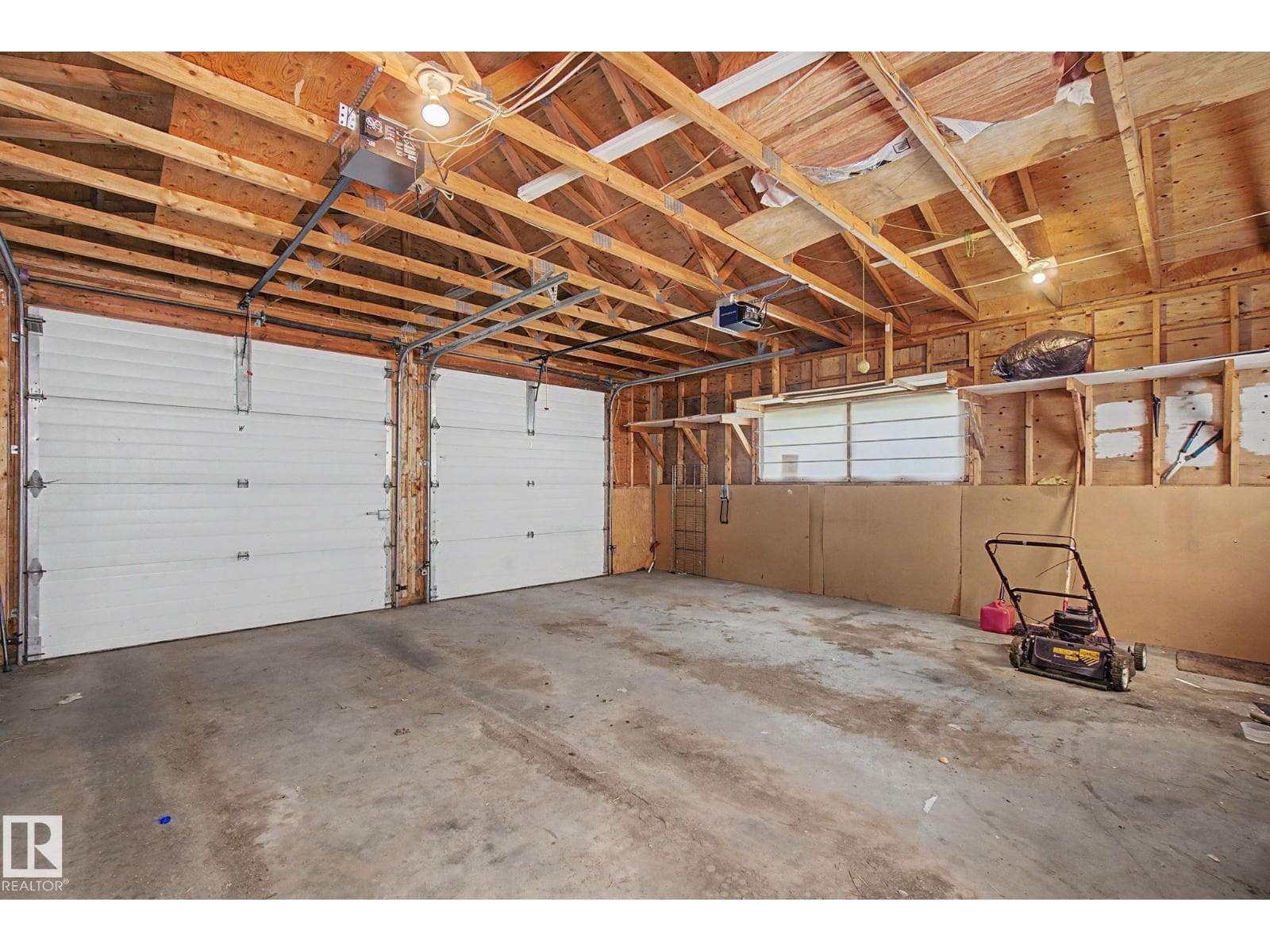 8710 83 AV NW — photo 19 of 21